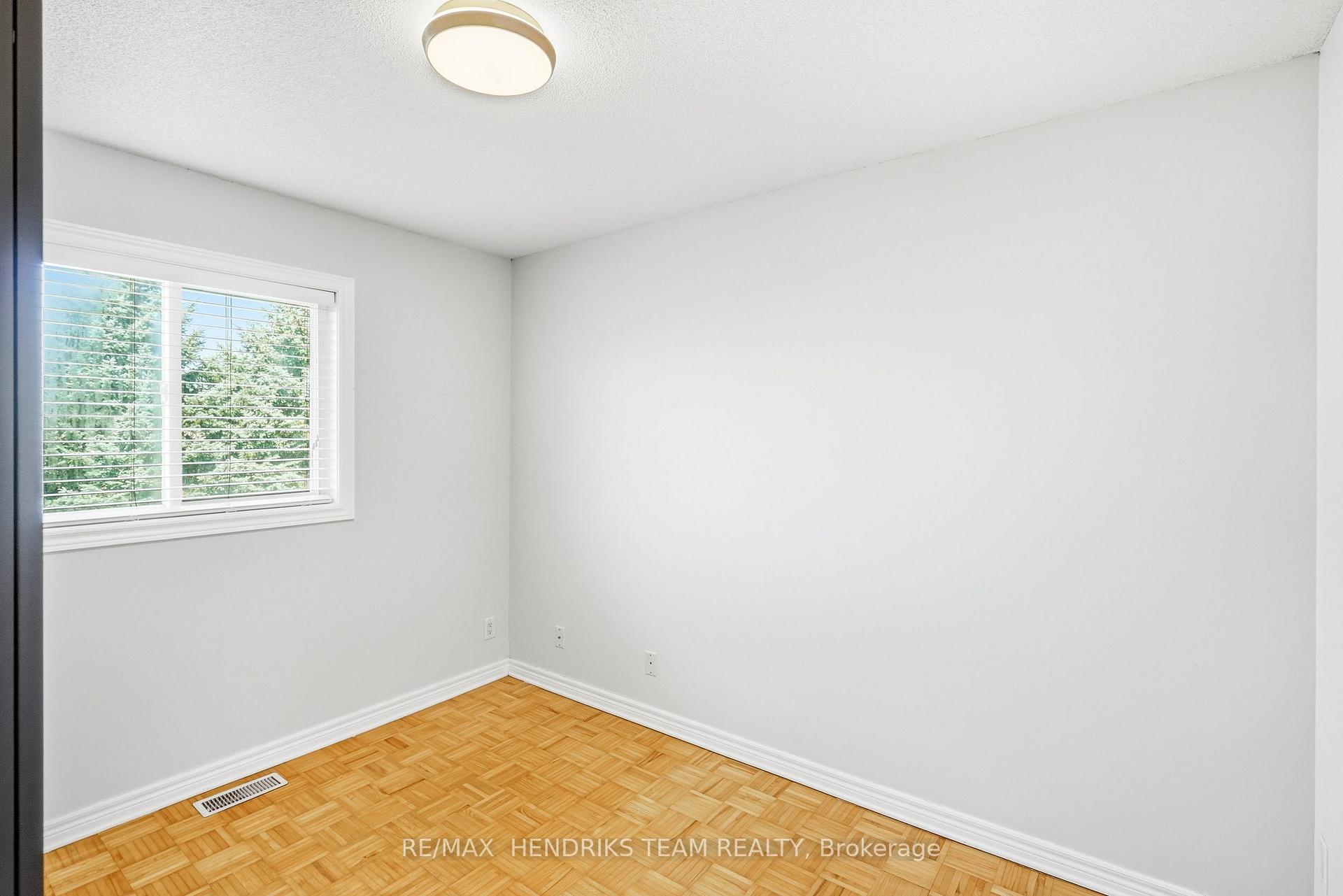 Photo 25 of 19 Mcbride Drive, St. Catharines, Rykert/Vansickle — HOMEH