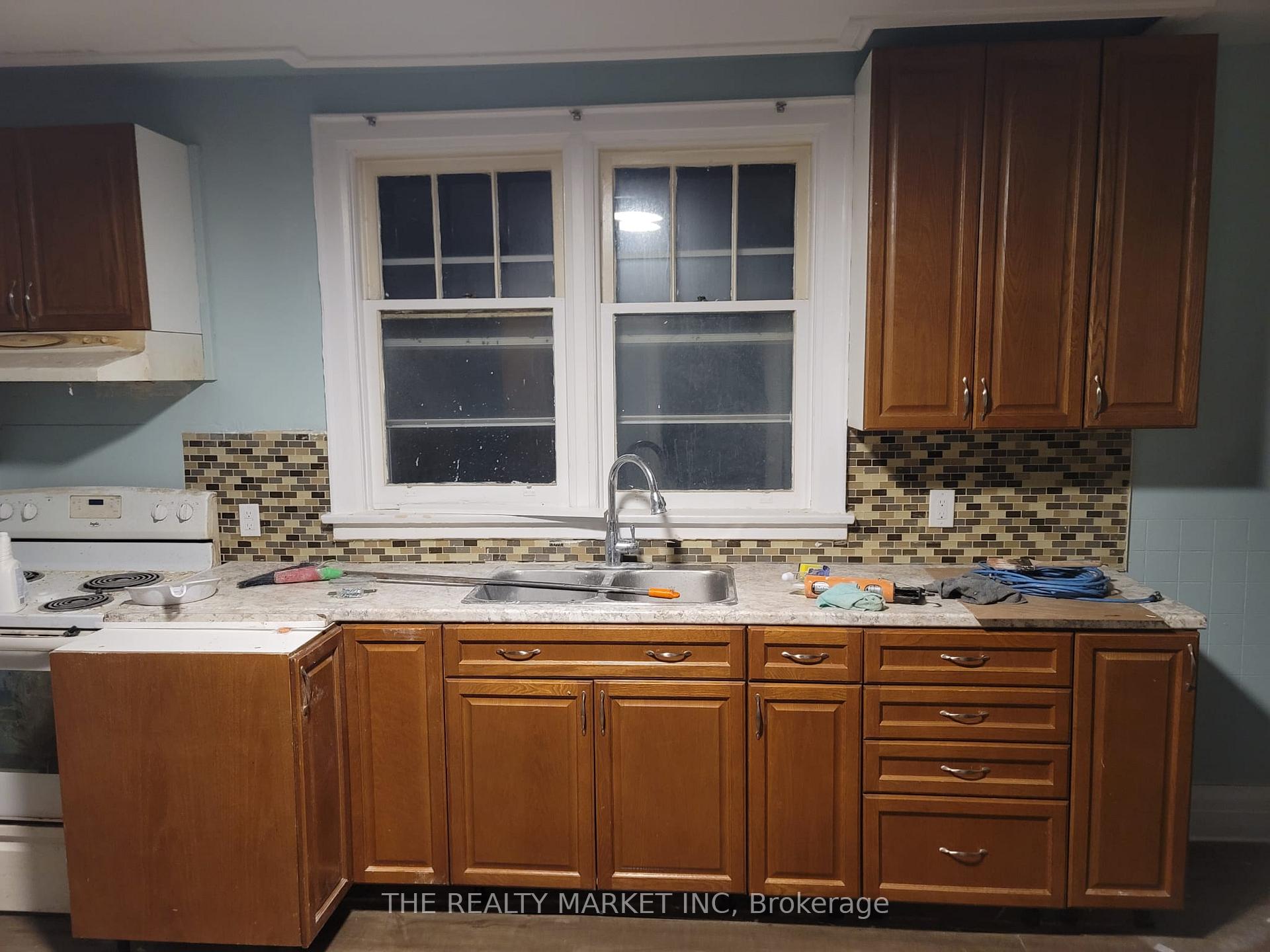 Photo 3 of 287 Verdun Road, Oshawa, Central — HOMEH