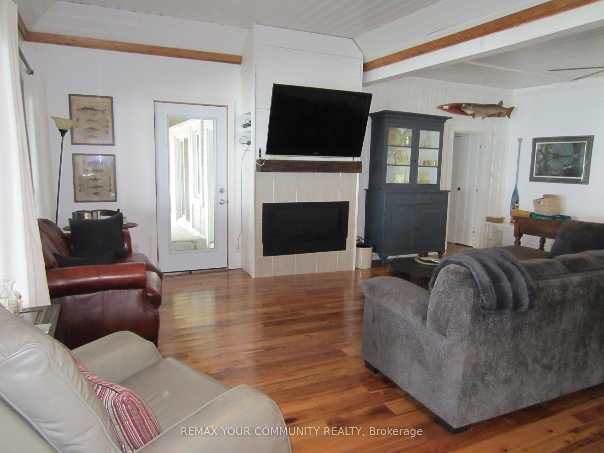 Photo 12 of 6576 Quarry Point Road, Ramara, Rural Ramara — HOMEH