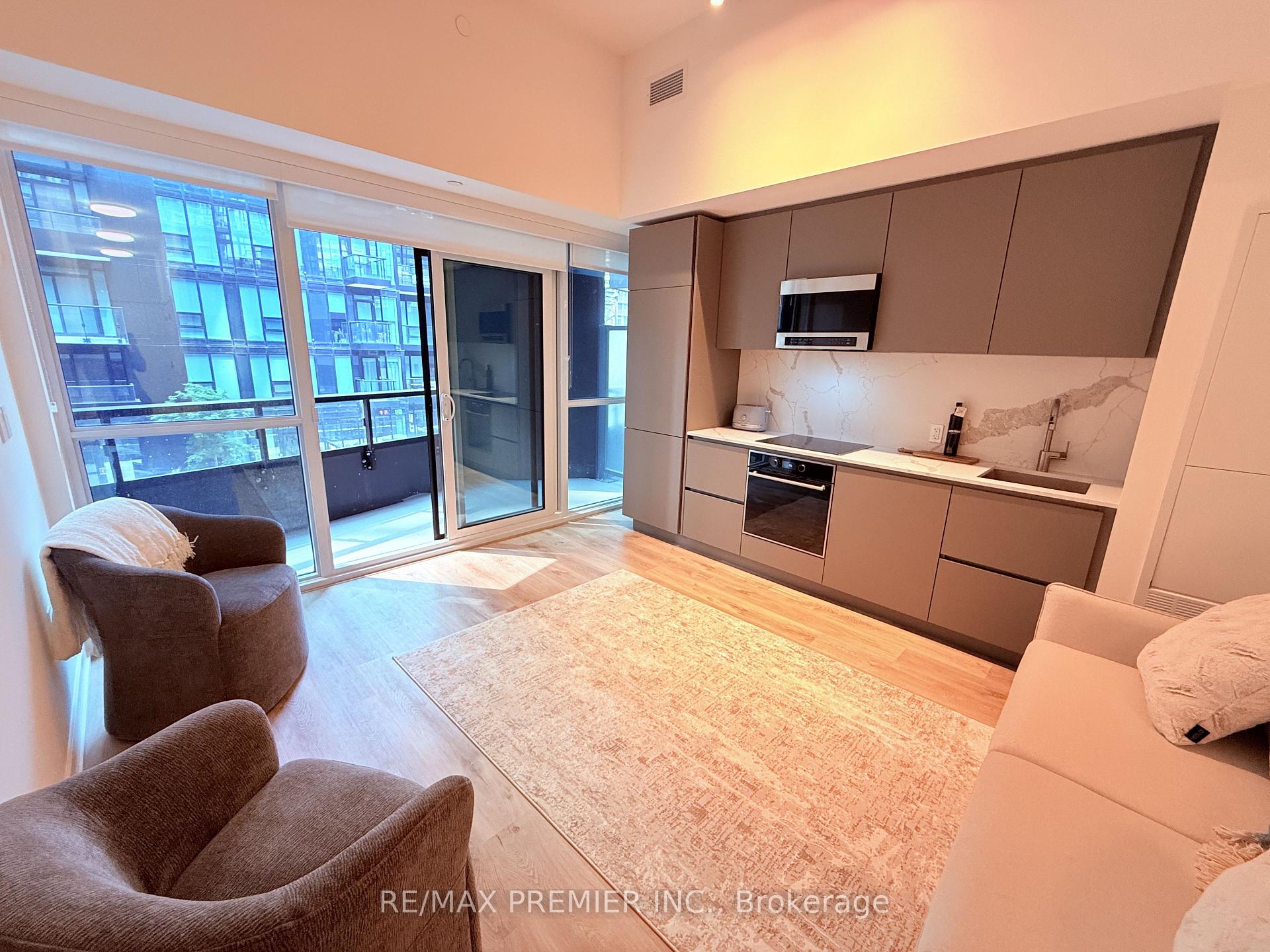 Photo 2 of Unit 410S, 110 Broadway Avenue, Toronto, Mount Pleasant West — HOMEH