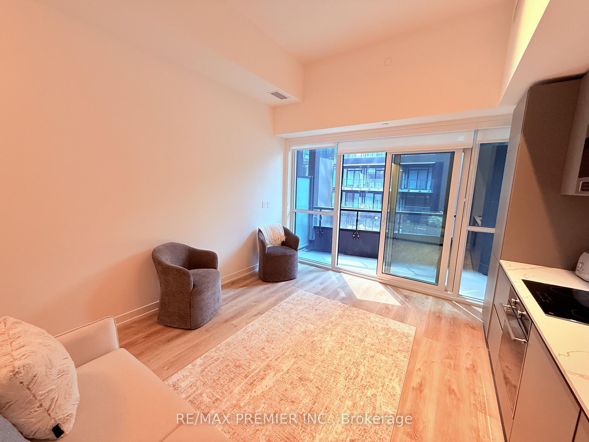 Photo 3 of Unit 410S, 110 Broadway Avenue, Toronto, Mount Pleasant West — HOMEH