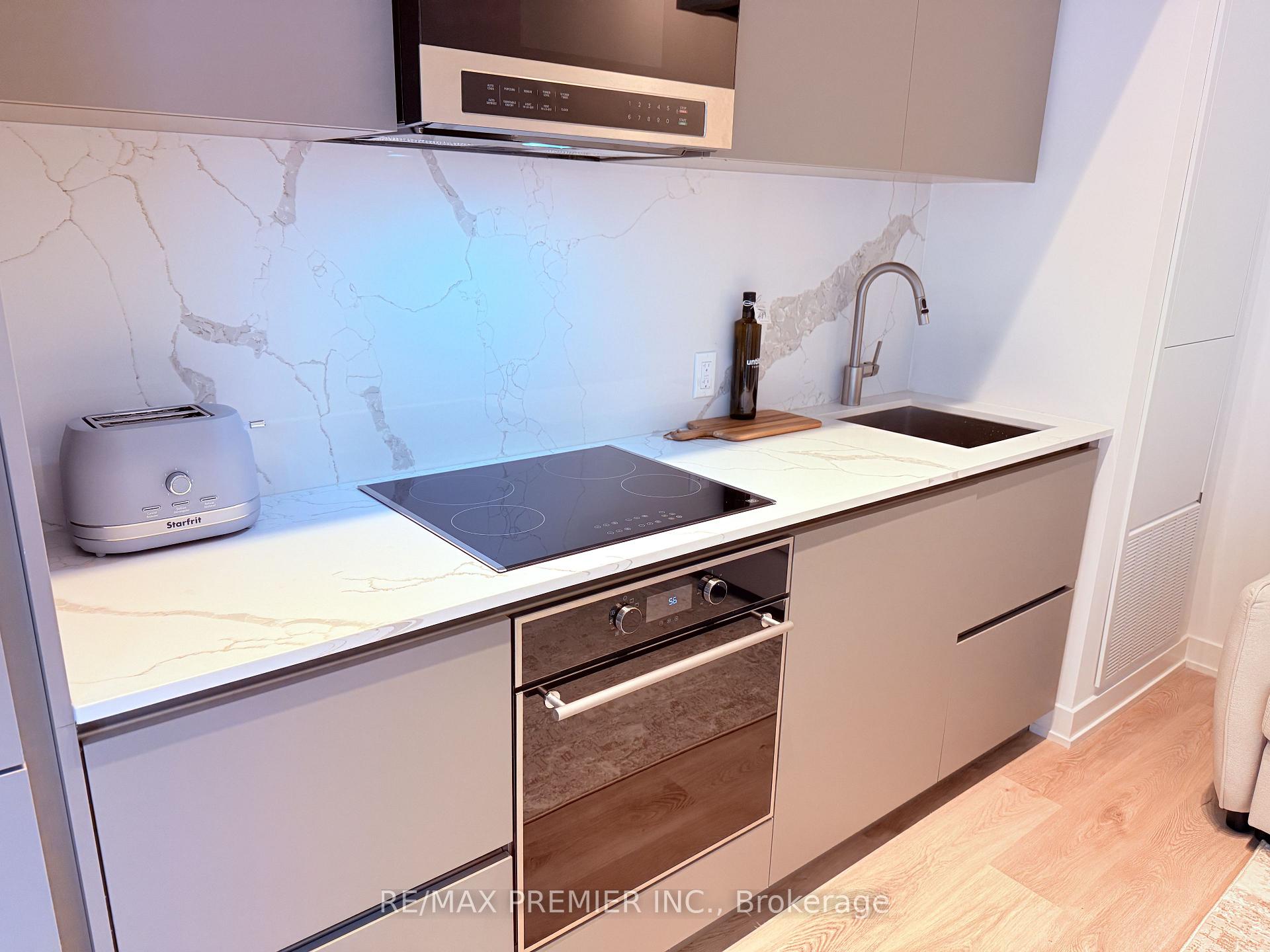 Photo 7 of Unit 410S, 110 Broadway Avenue, Toronto, Mount Pleasant West — HOMEH