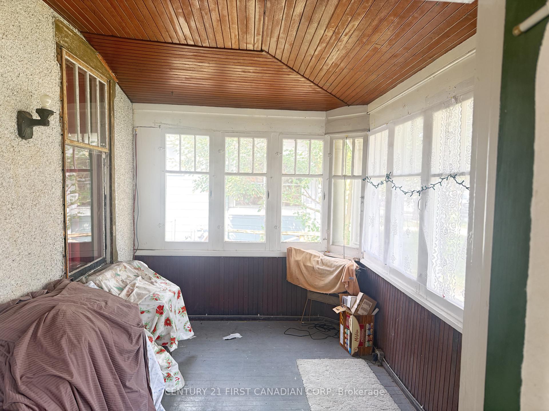 Photo 6 of 491 Central Avenue, London, East F — HOMEH