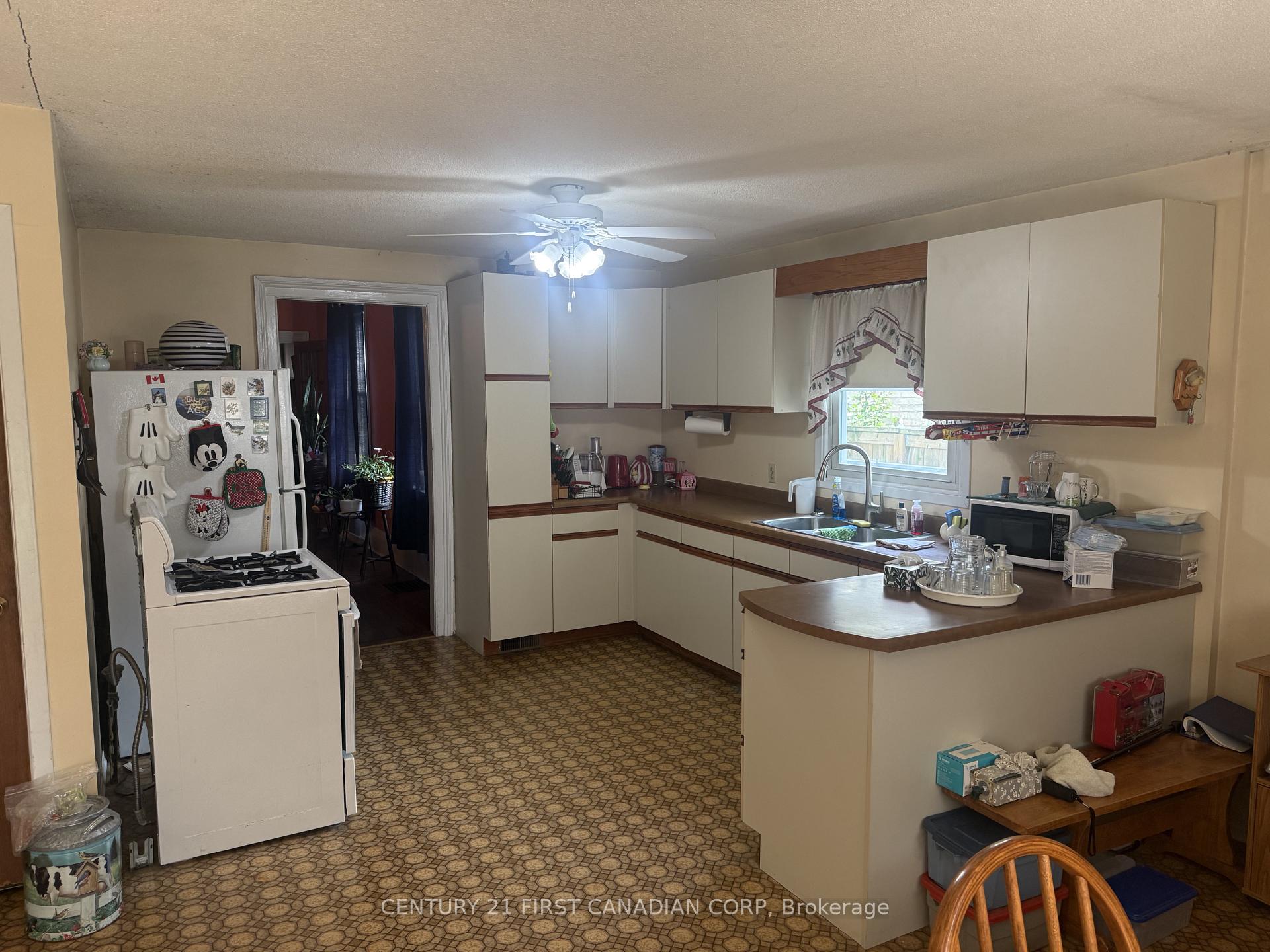 Photo 15 of 491 Central Avenue, London, East F — HOMEH
