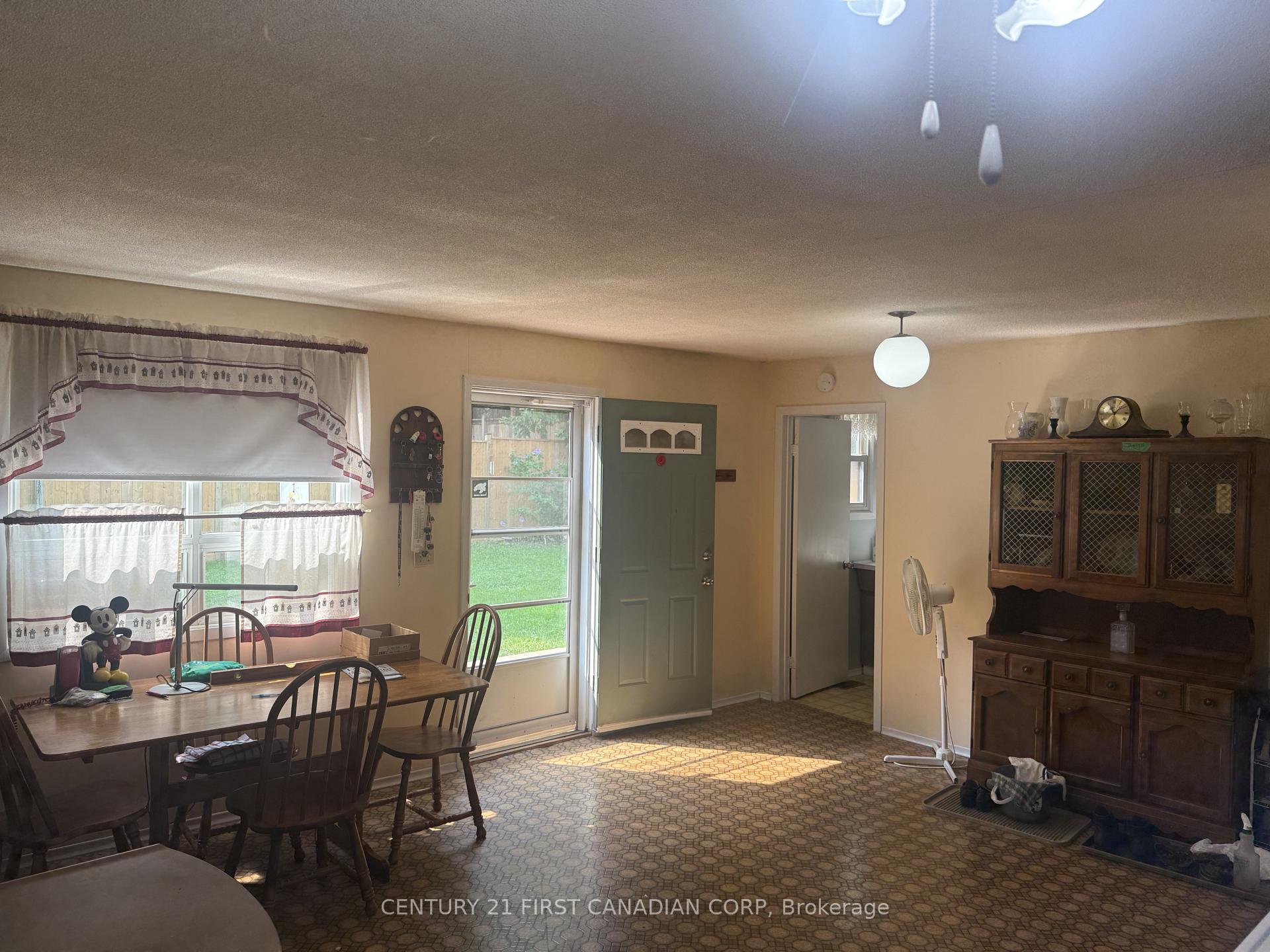 Photo 16 of 491 Central Avenue, London, East F — HOMEH