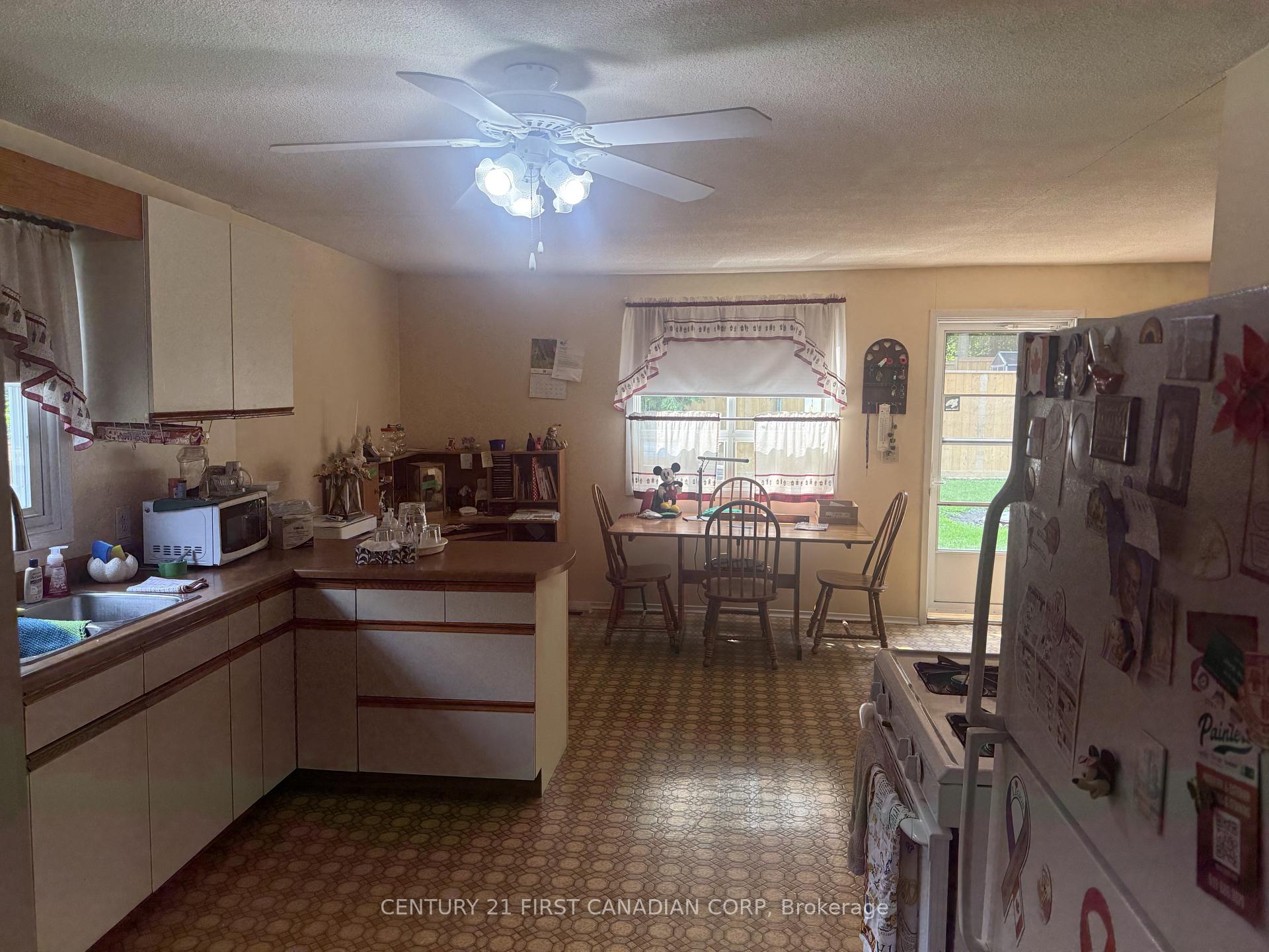 Photo 17 of 491 Central Avenue, London, East F — HOMEH