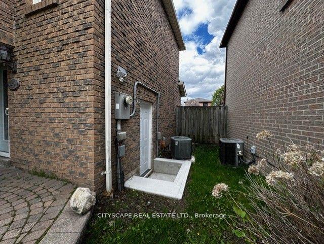 Photo 3 of 82 Chatfield Drive, Ajax, Central West — HOMEH