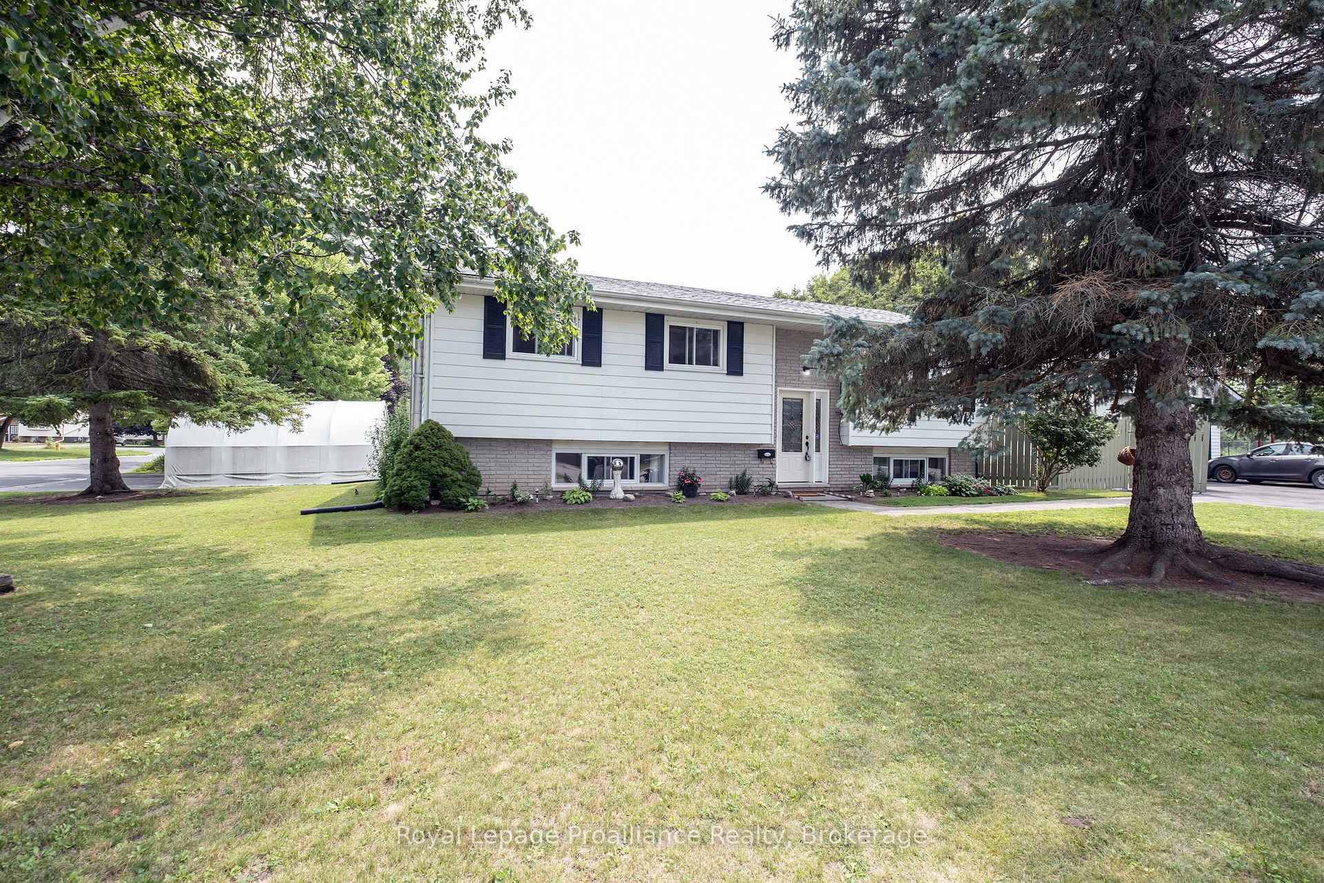 Photo 4 of 115 Nicholas Street, Quinte West, Trenton Ward — HOMEH