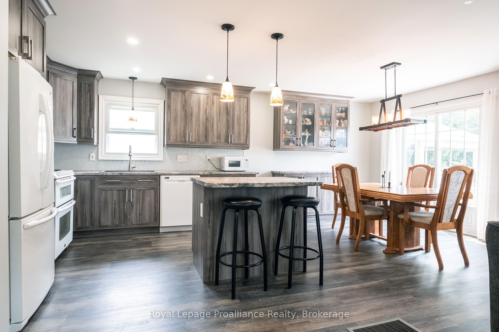 Photo 9 of 115 Nicholas Street, Quinte West, Trenton Ward — HOMEH