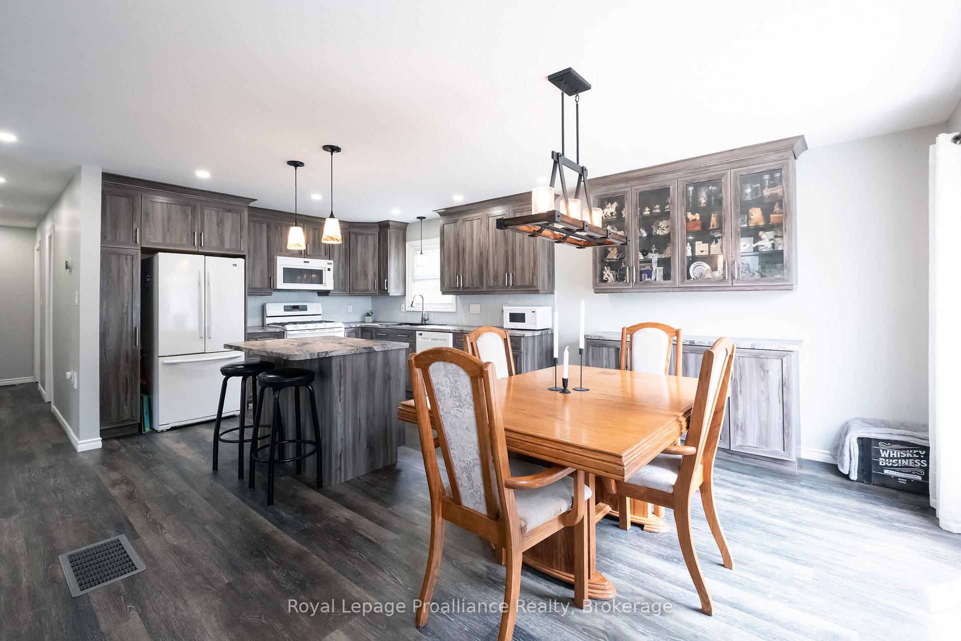 Photo 15 of 115 Nicholas Street, Quinte West, Trenton Ward — HOMEH