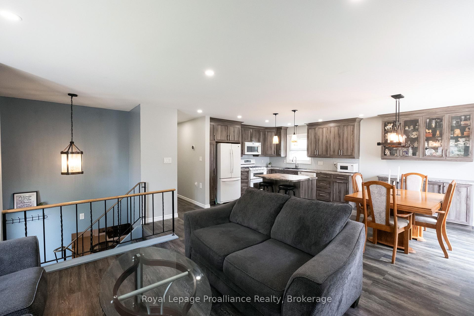Photo 23 of 115 Nicholas Street, Quinte West, Trenton Ward — HOMEH