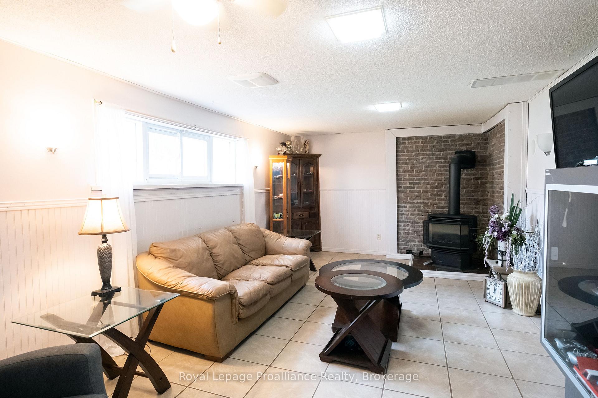 Photo 30 of 115 Nicholas Street, Quinte West, Trenton Ward — HOMEH