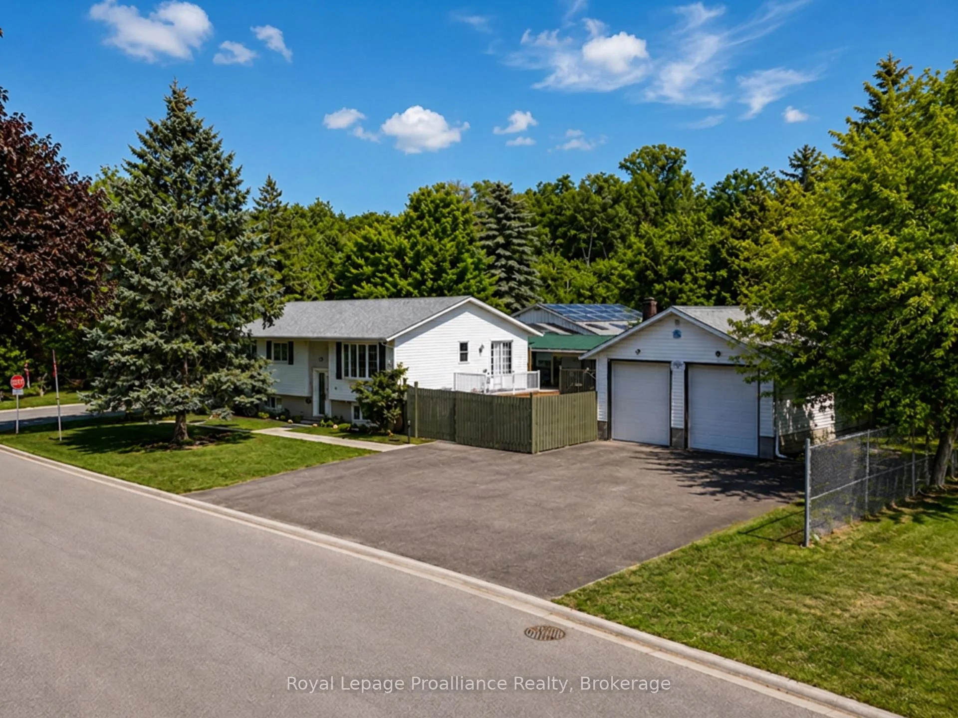 Photo 3 of 115 Nicholas Street, Quinte West, Trenton Ward — HOMEH