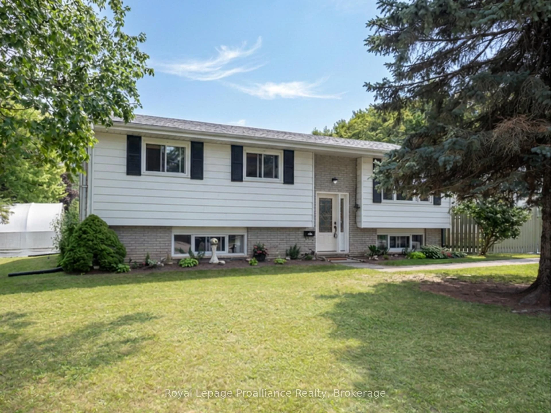 Photo 5 of 115 Nicholas Street, Quinte West, Trenton Ward — HOMEH