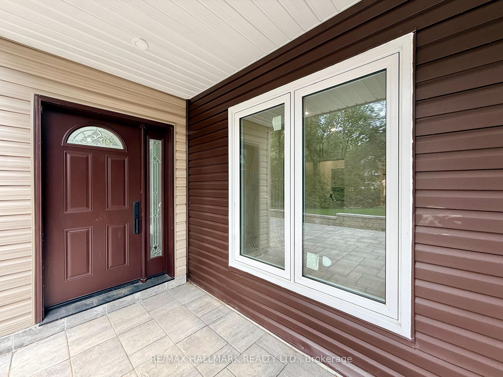Photo 10 of 48R Bradgate Road, North York, Banbury-Don Mills — HOMEH