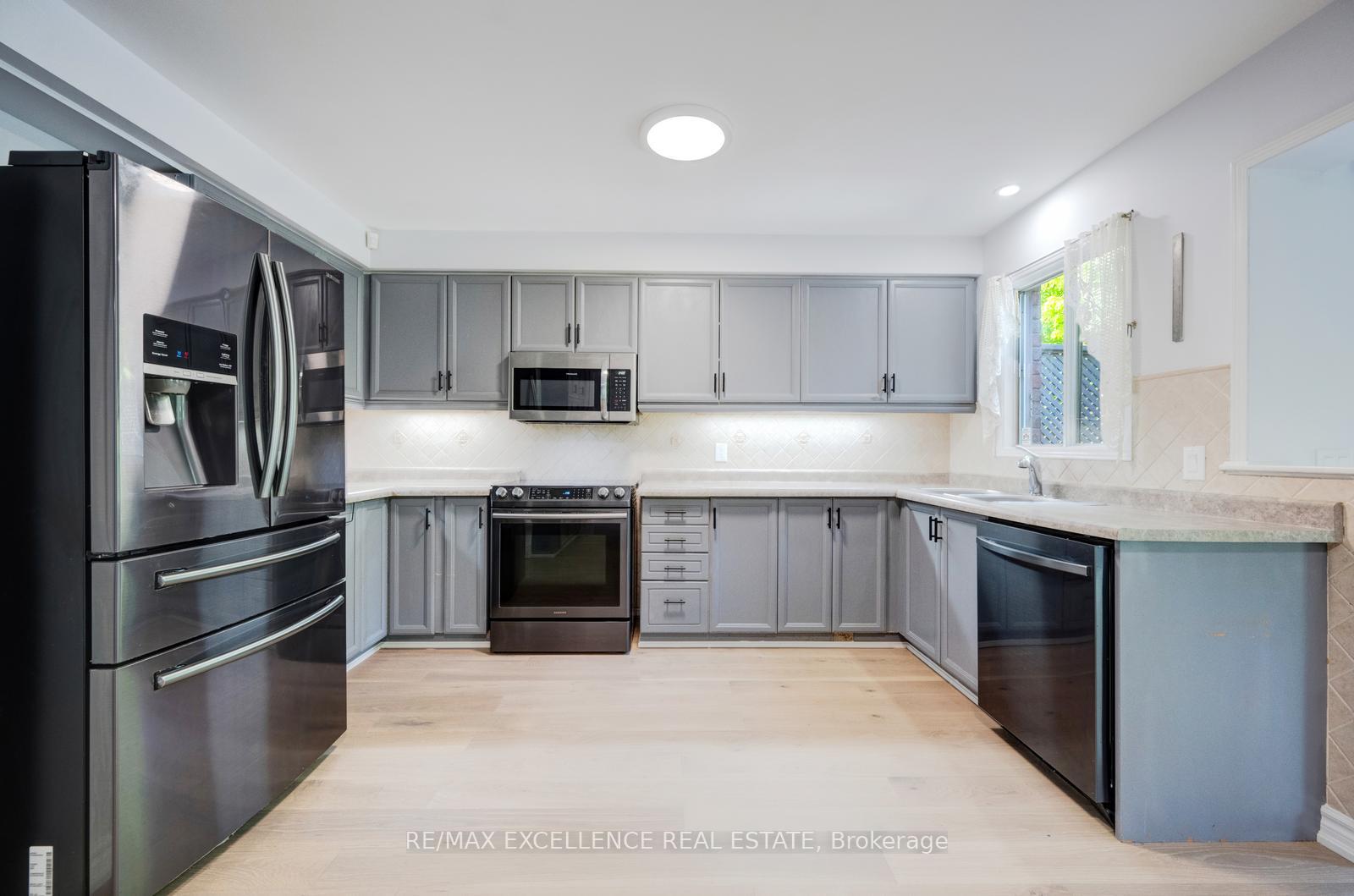 Photo 9 of 15 Nymark Place, Brampton, Westgate — HOMEH