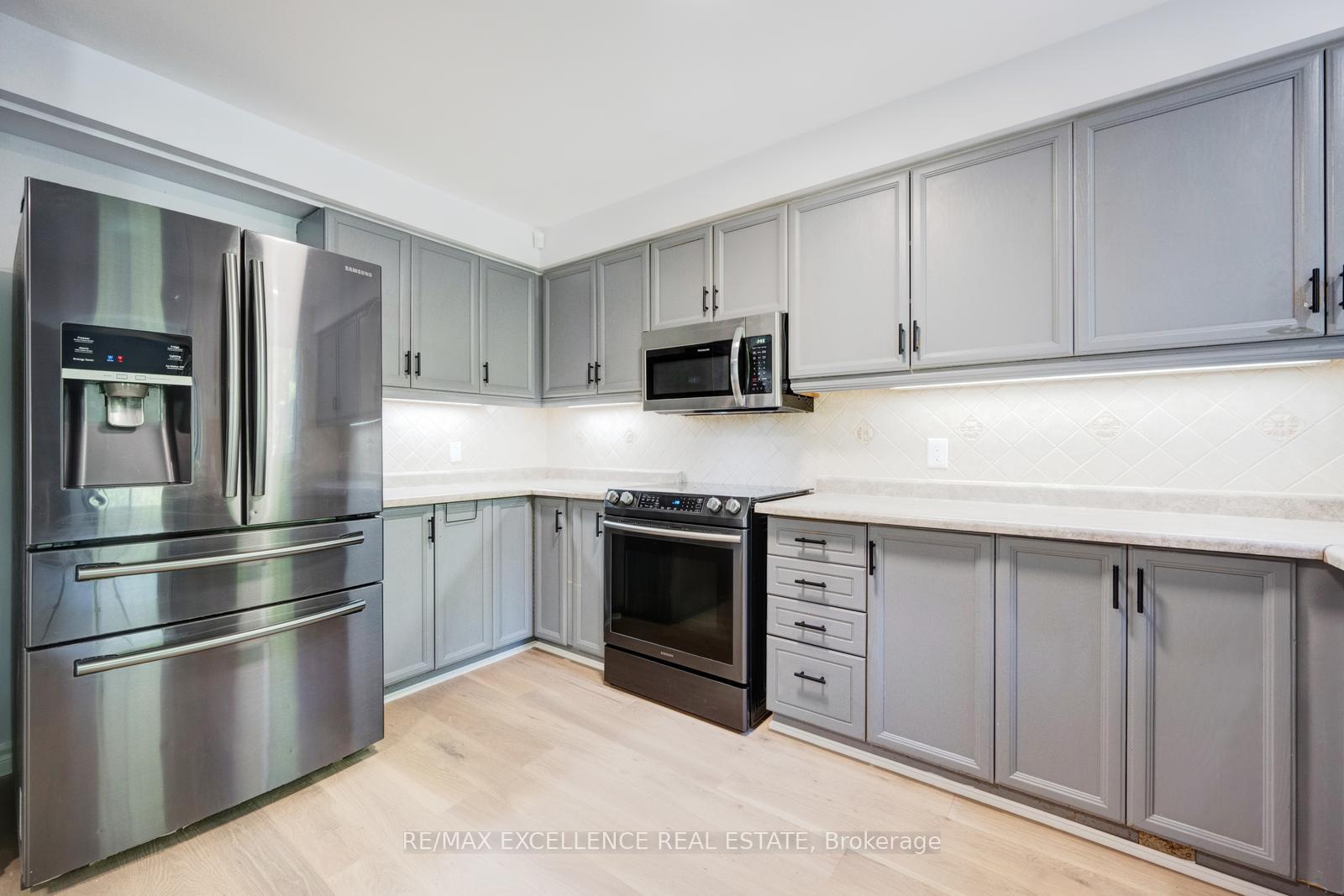Photo 10 of 15 Nymark Place, Brampton, Westgate — HOMEH