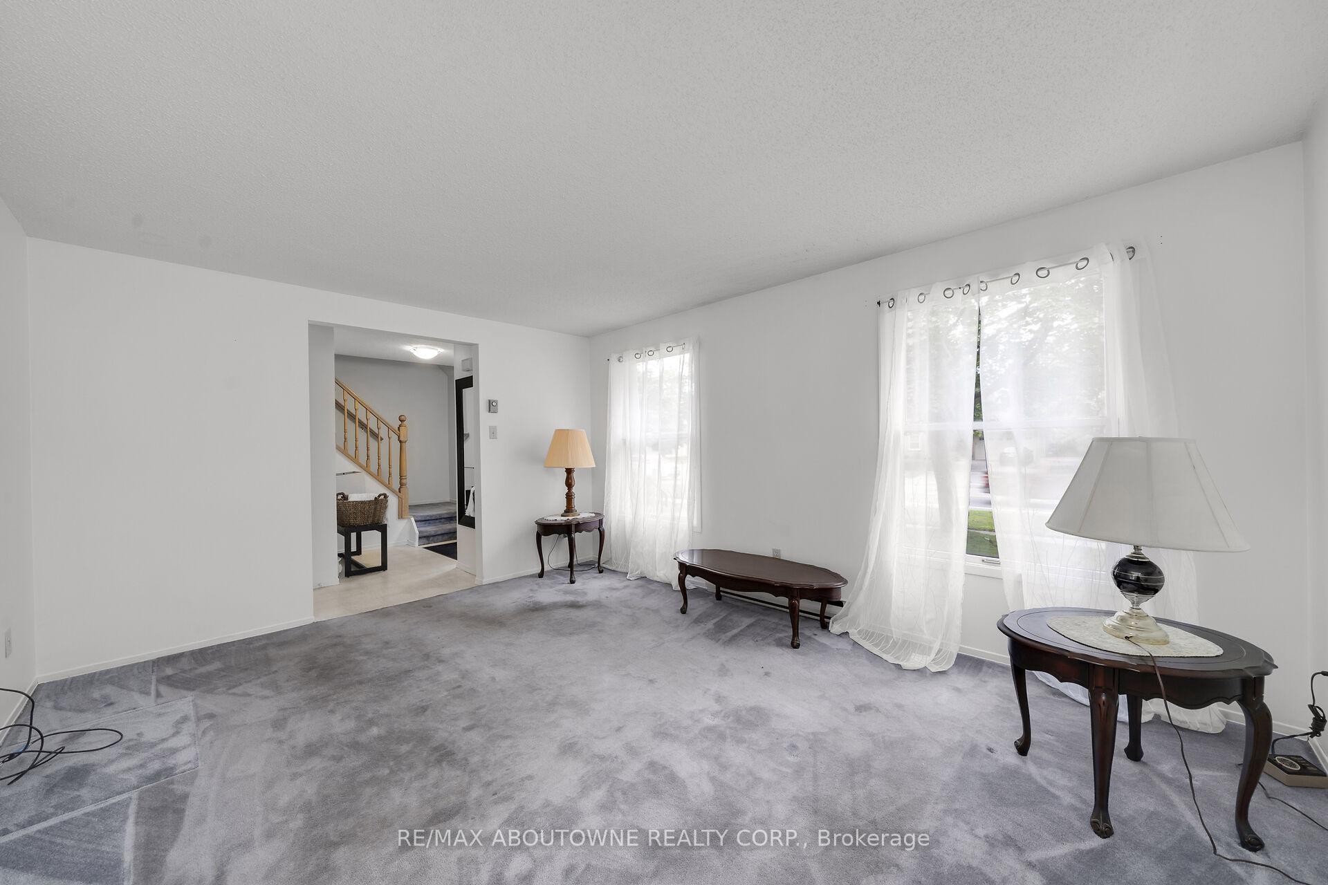 Photo 5 of 678 Edinburgh Road S, Guelph, Kortright West — HOMEH