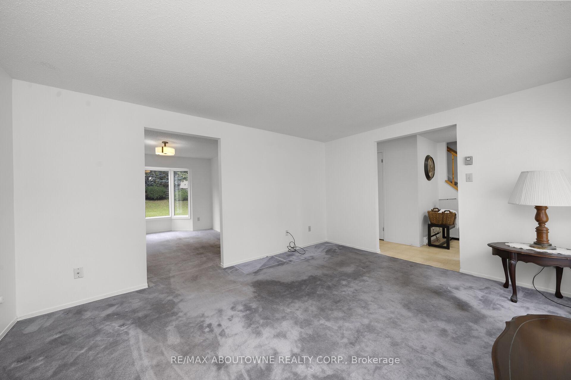 Photo 6 of 678 Edinburgh Road S, Guelph, Kortright West — HOMEH