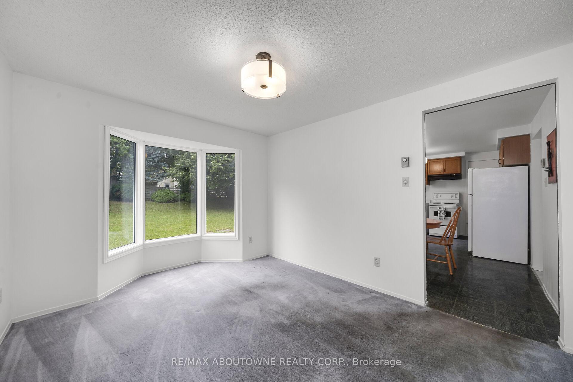 Photo 7 of 678 Edinburgh Road S, Guelph, Kortright West — HOMEH