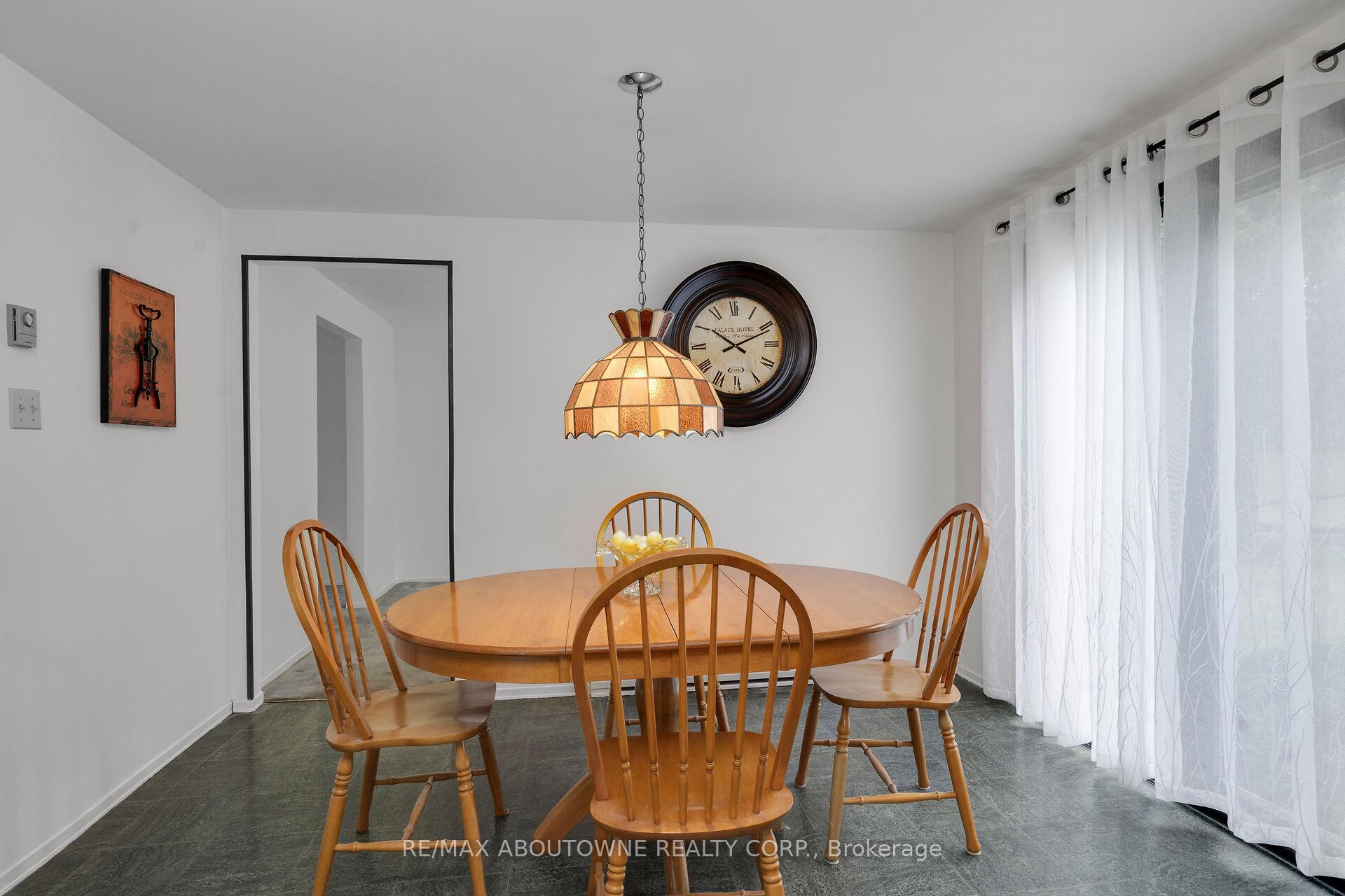 Photo 9 of 678 Edinburgh Road S, Guelph, Kortright West — HOMEH