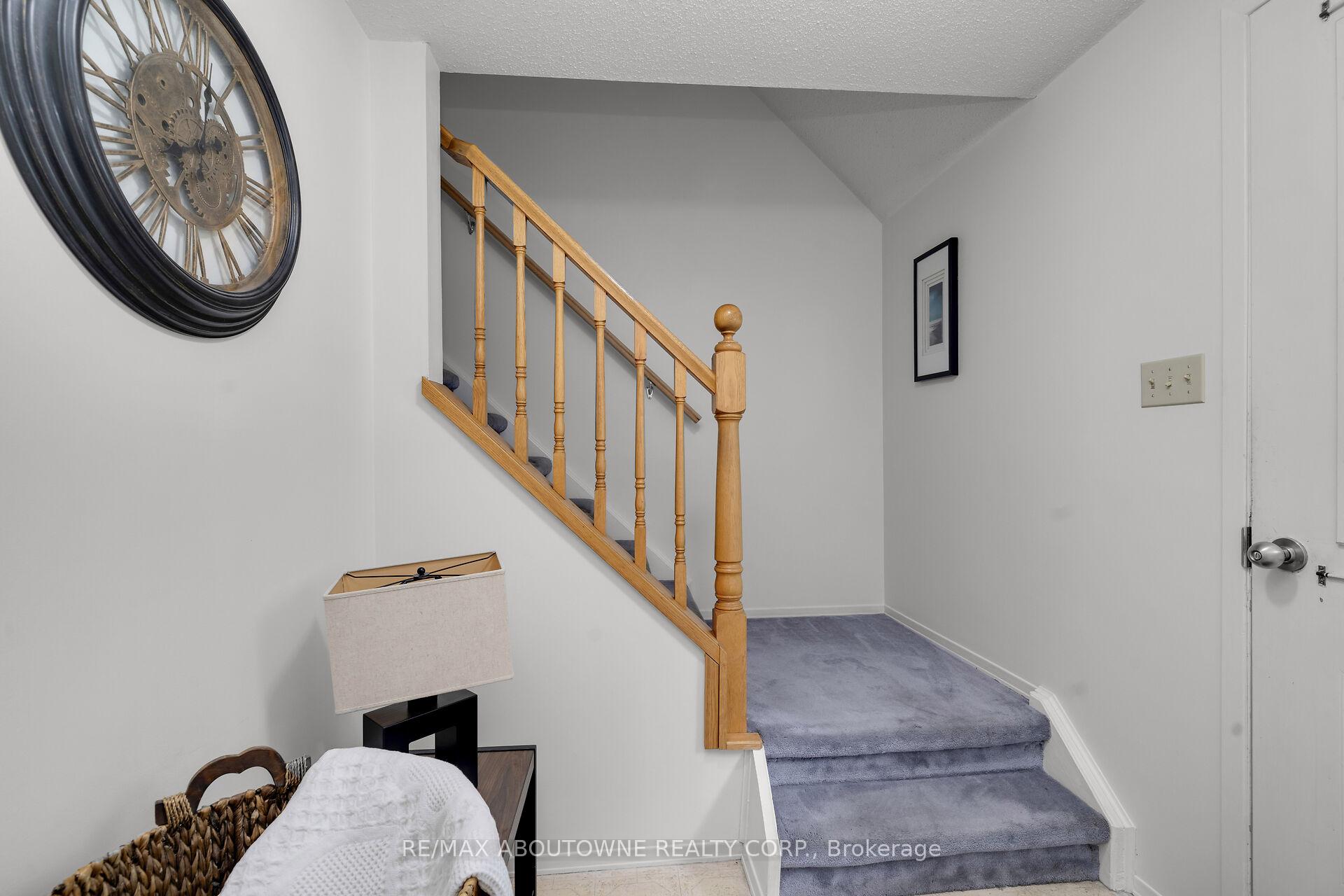 Photo 15 of 678 Edinburgh Road S, Guelph, Kortright West — HOMEH