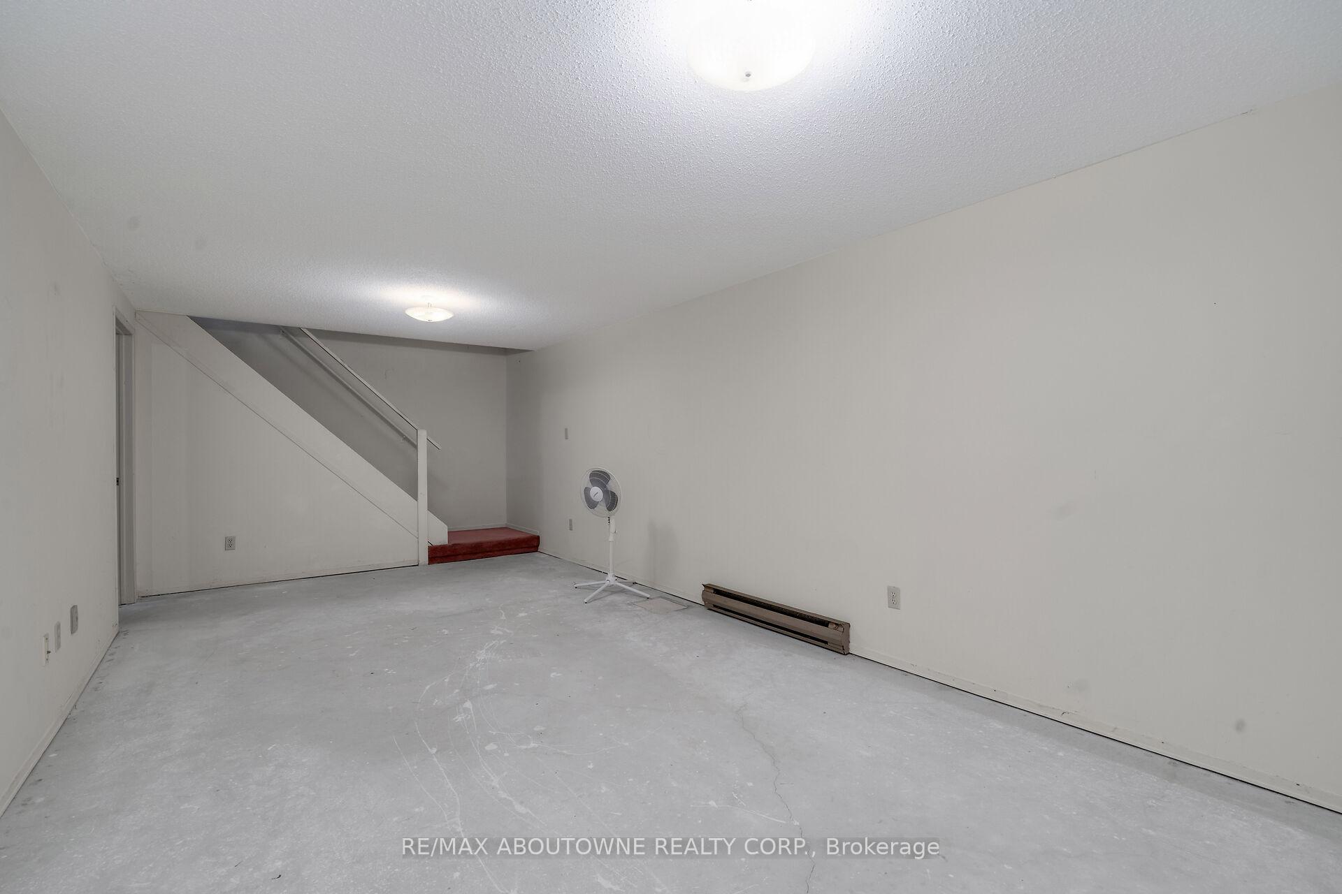 Photo 21 of 678 Edinburgh Road S, Guelph, Kortright West — HOMEH