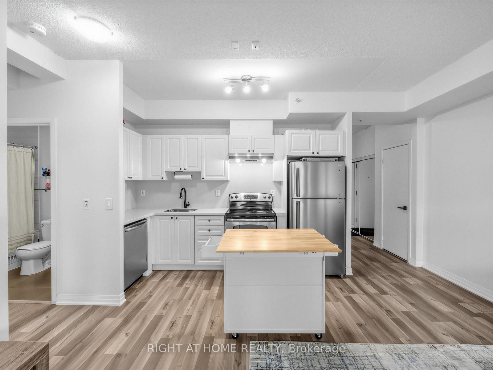 Photo 10 of Unit 208, 155 Legion Road N, Etobicoke, Mimico — HOMEH