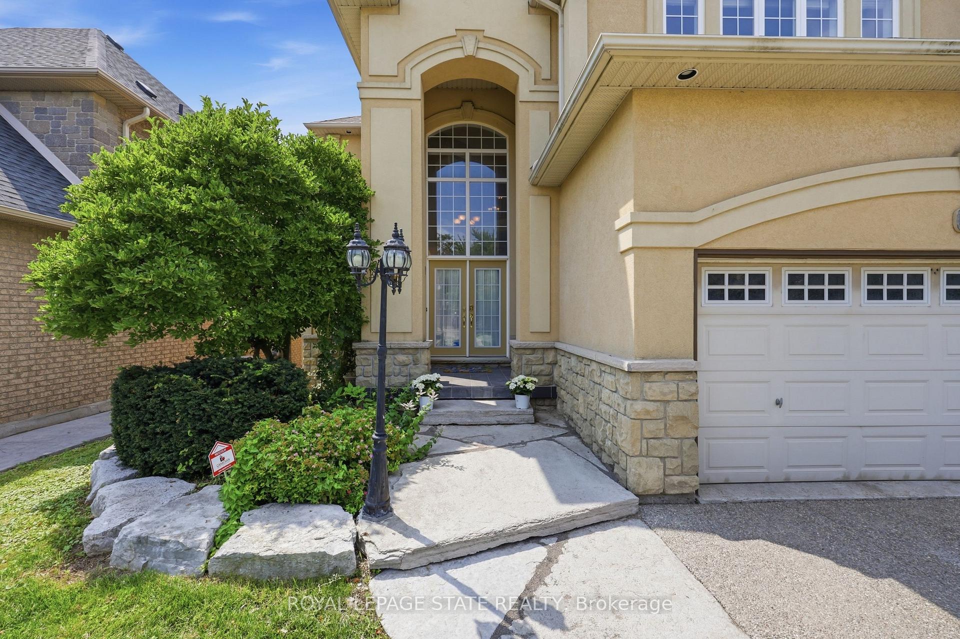 Photo 7 of 64 Joshua Avenue, Hamilton, Meadowlands — HOMEH