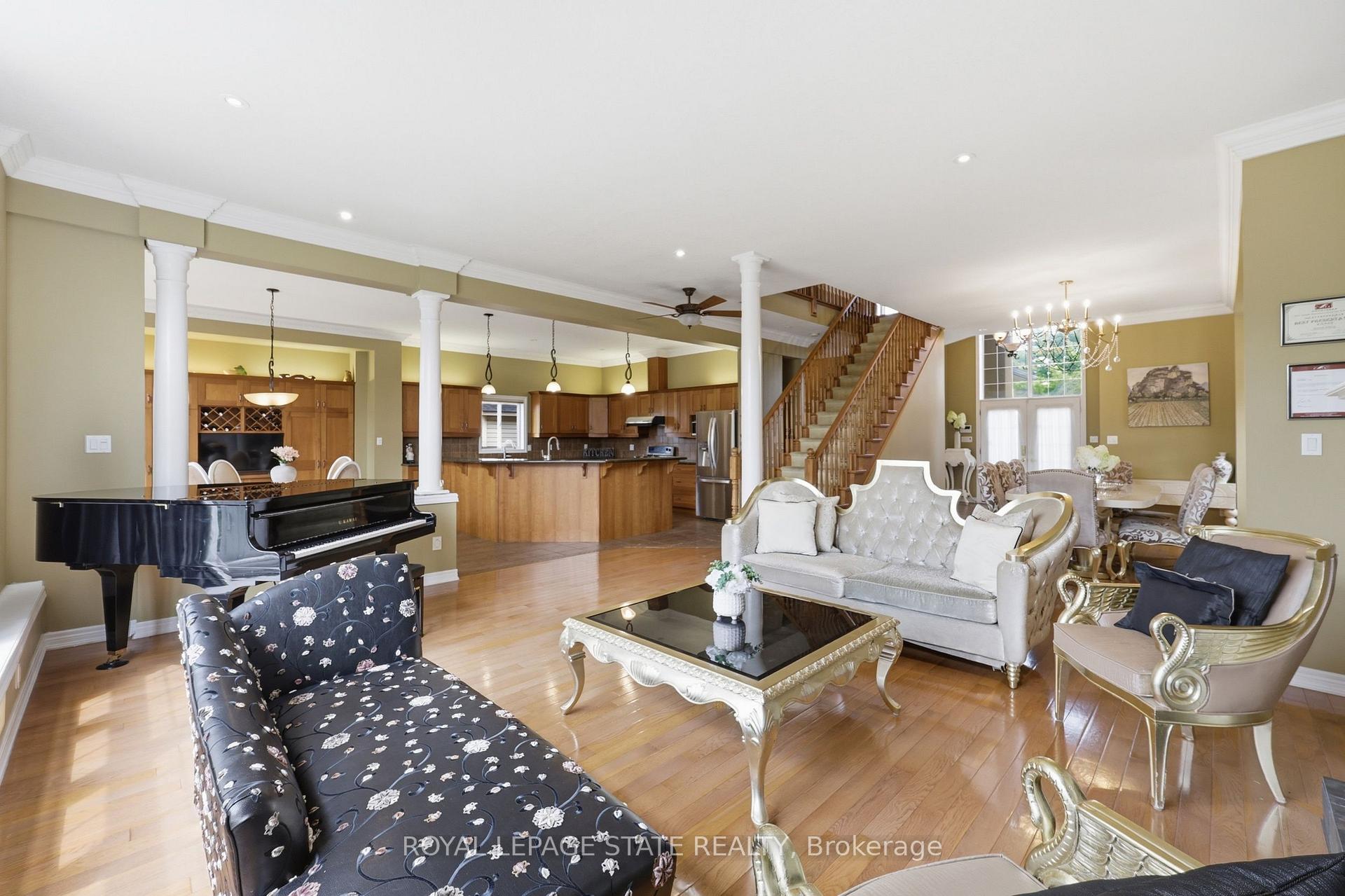 Photo 20 of 64 Joshua Avenue, Hamilton, Meadowlands — HOMEH
