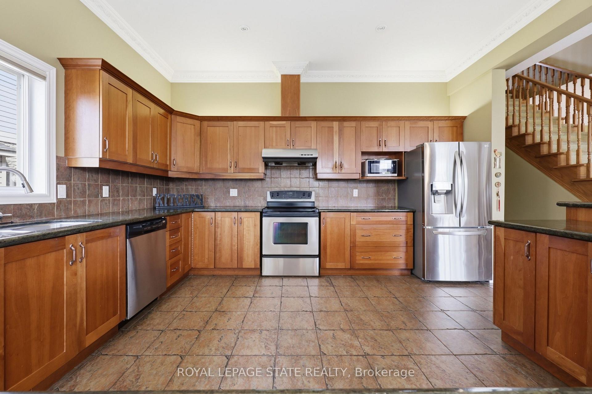 Photo 30 of 64 Joshua Avenue, Hamilton, Meadowlands — HOMEH