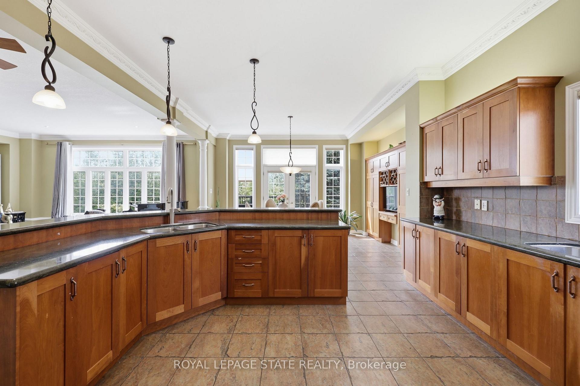 Photo 34 of 64 Joshua Avenue, Hamilton, Meadowlands — HOMEH