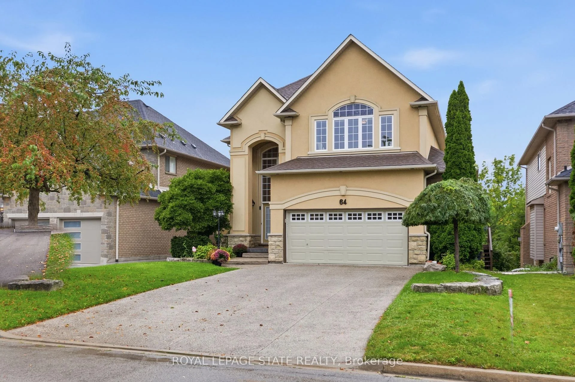 Photo 6 of 64 Joshua Avenue, Hamilton, Meadowlands — HOMEH
