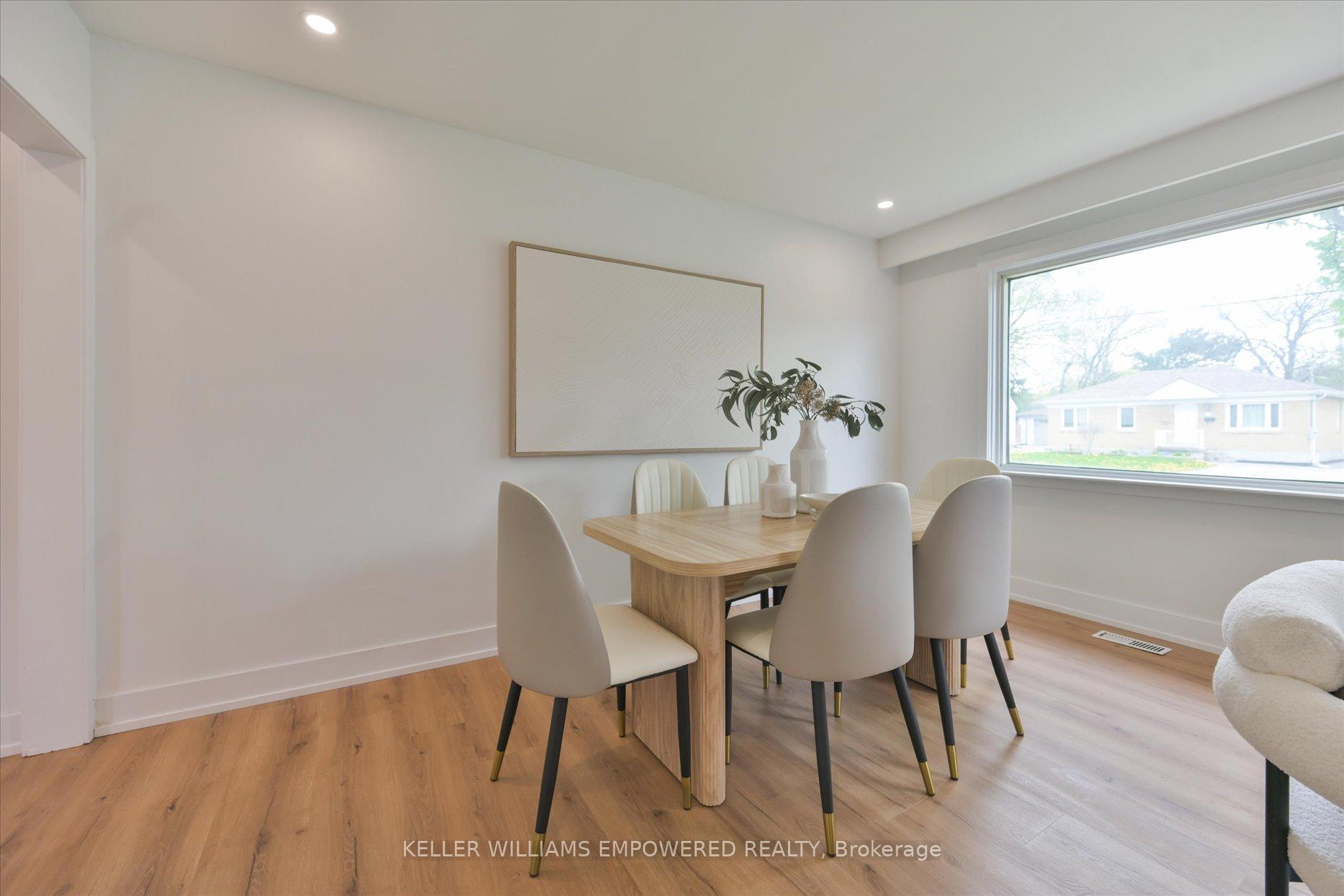 Photo 13 of 42 Deerhurst Avenue, North York, Humberlea-Pelmo Park — HOMEH
