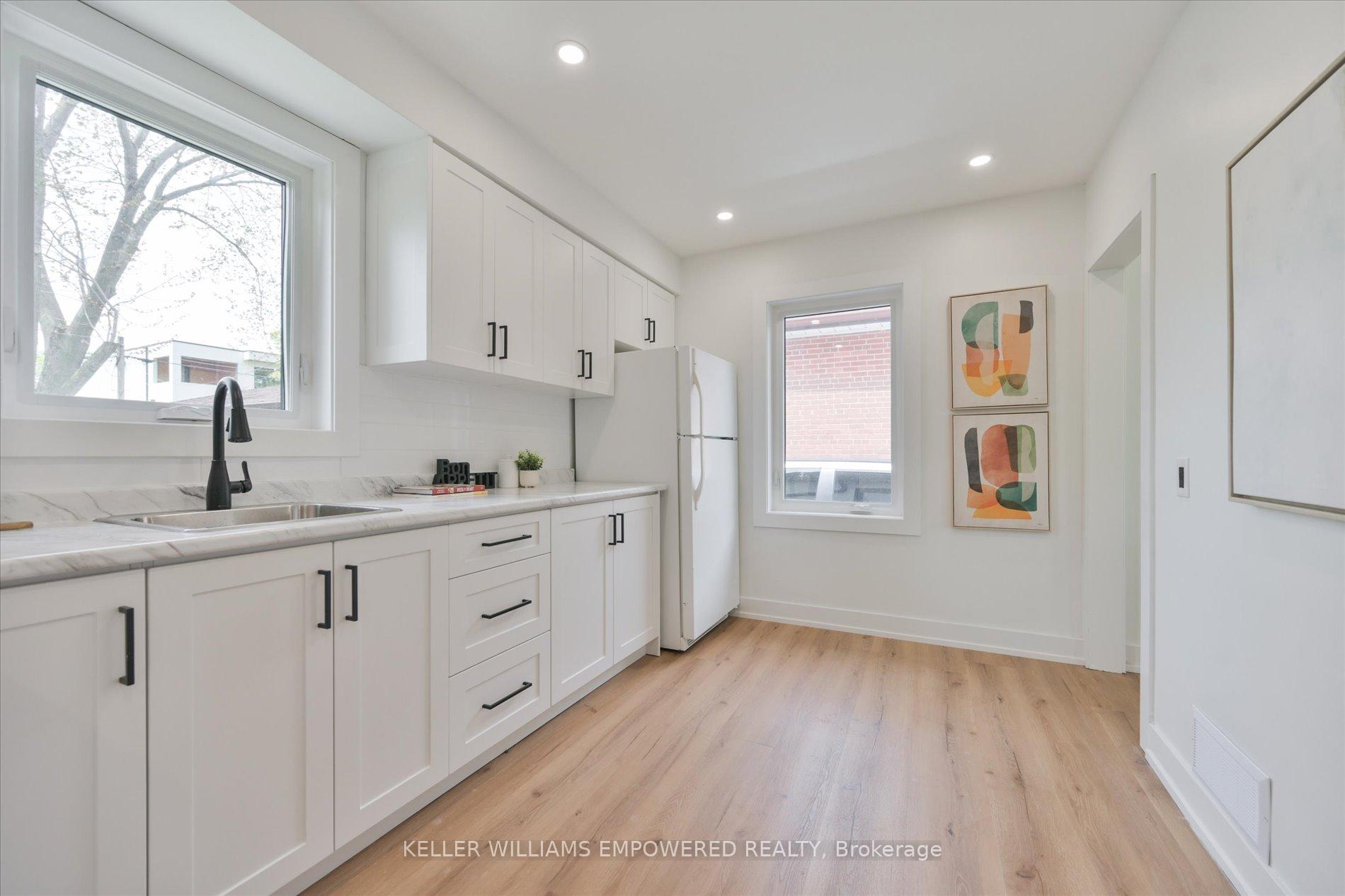 Photo 17 of 42 Deerhurst Avenue, North York, Humberlea-Pelmo Park — HOMEH