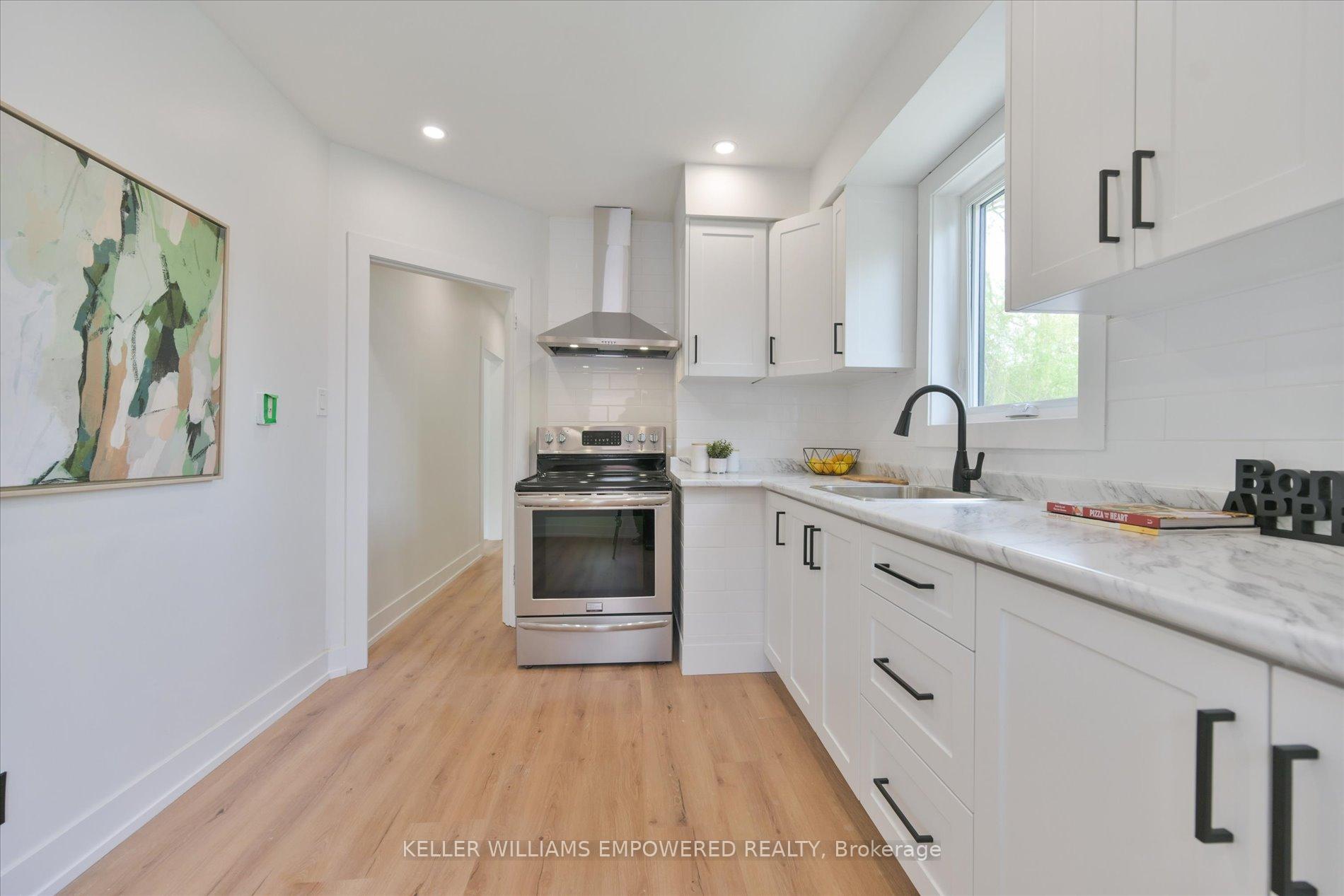 Photo 18 of 42 Deerhurst Avenue, North York, Humberlea-Pelmo Park — HOMEH