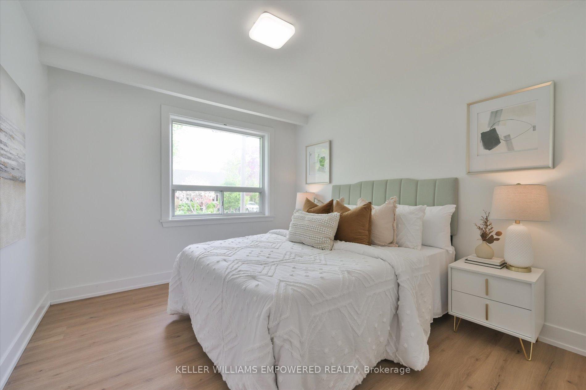 Photo 23 of 42 Deerhurst Avenue, North York, Humberlea-Pelmo Park — HOMEH