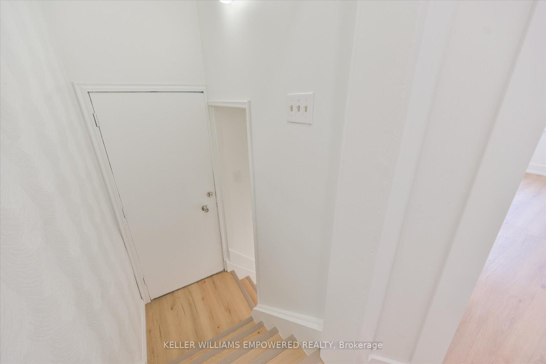 Photo 26 of 42 Deerhurst Avenue, North York, Humberlea-Pelmo Park — HOMEH