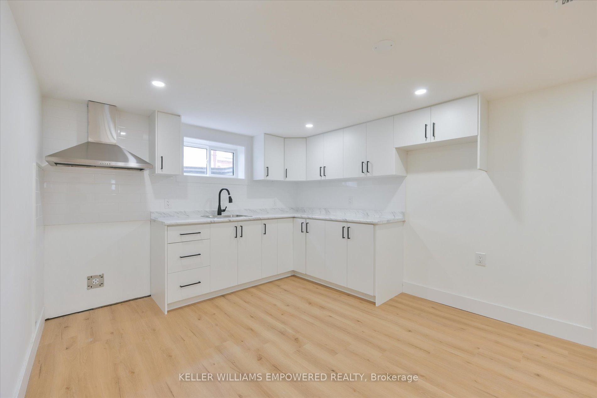 Photo 27 of 42 Deerhurst Avenue, North York, Humberlea-Pelmo Park — HOMEH