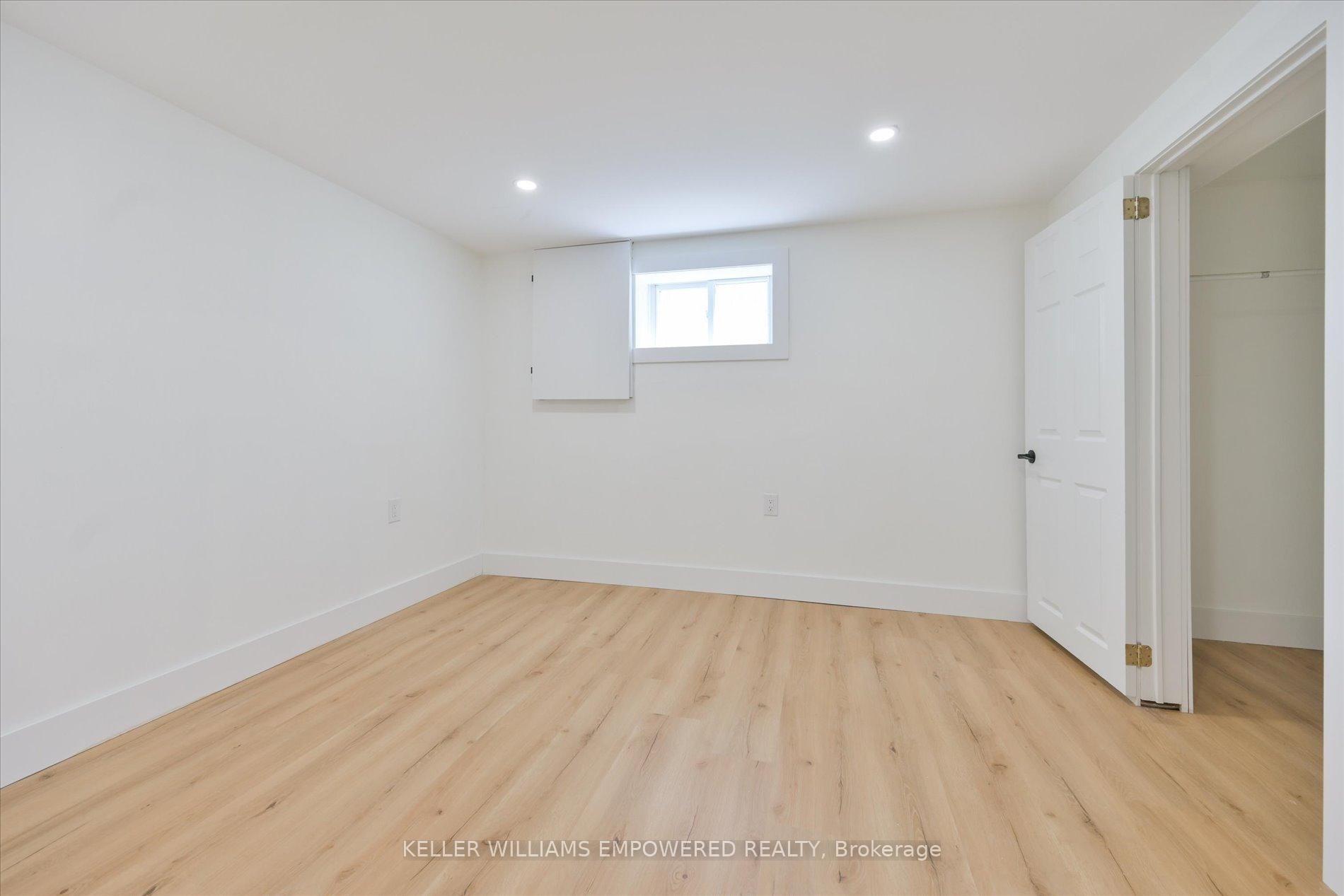 Photo 30 of 42 Deerhurst Avenue, North York, Humberlea-Pelmo Park — HOMEH