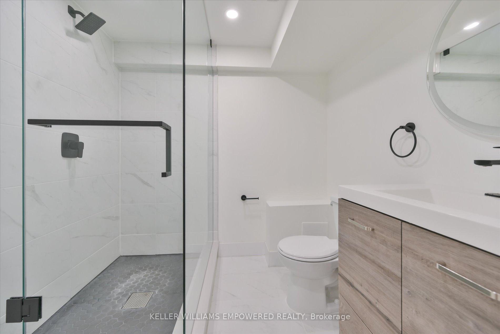 Photo 32 of 42 Deerhurst Avenue, North York, Humberlea-Pelmo Park — HOMEH