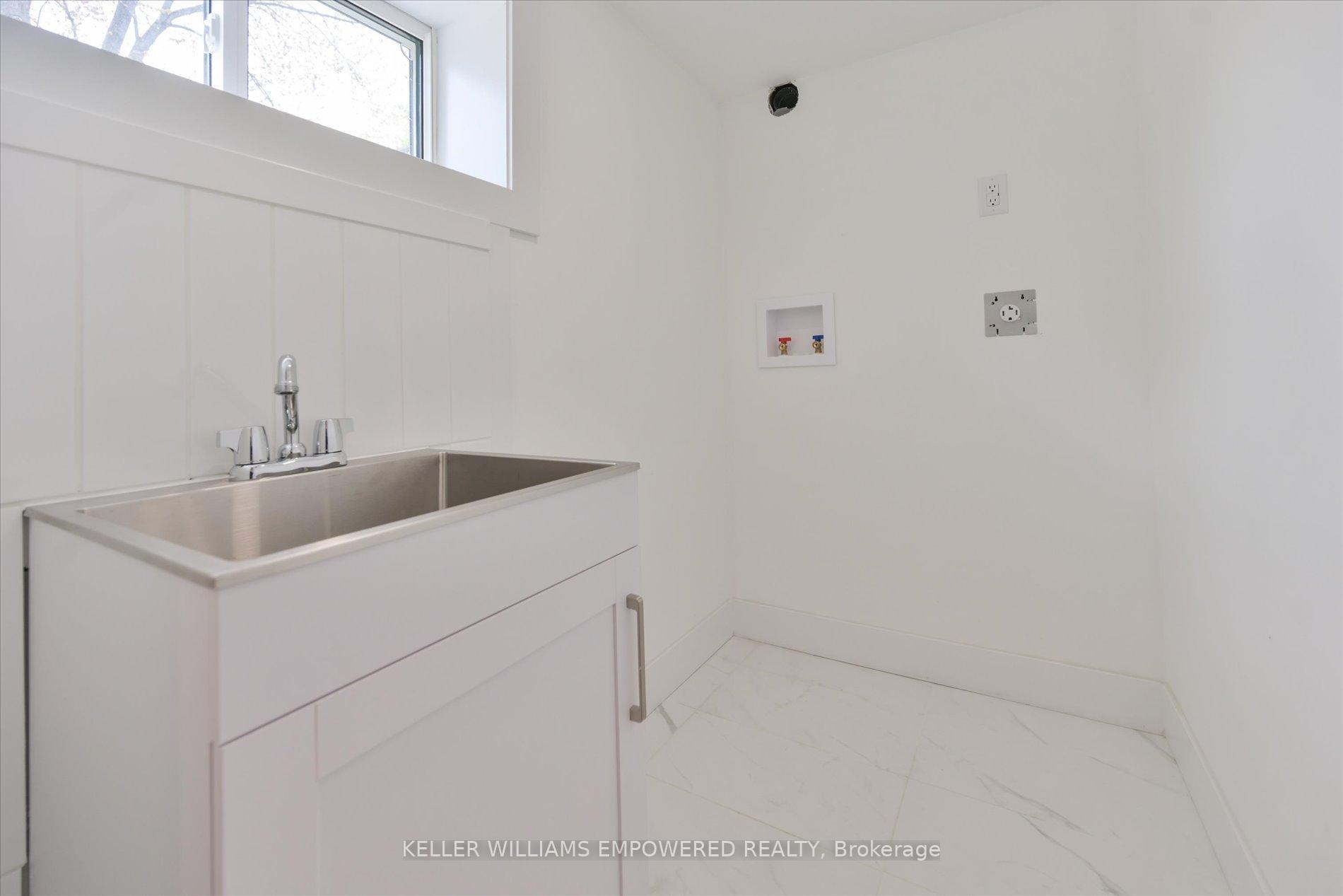 Photo 33 of 42 Deerhurst Avenue, North York, Humberlea-Pelmo Park — HOMEH