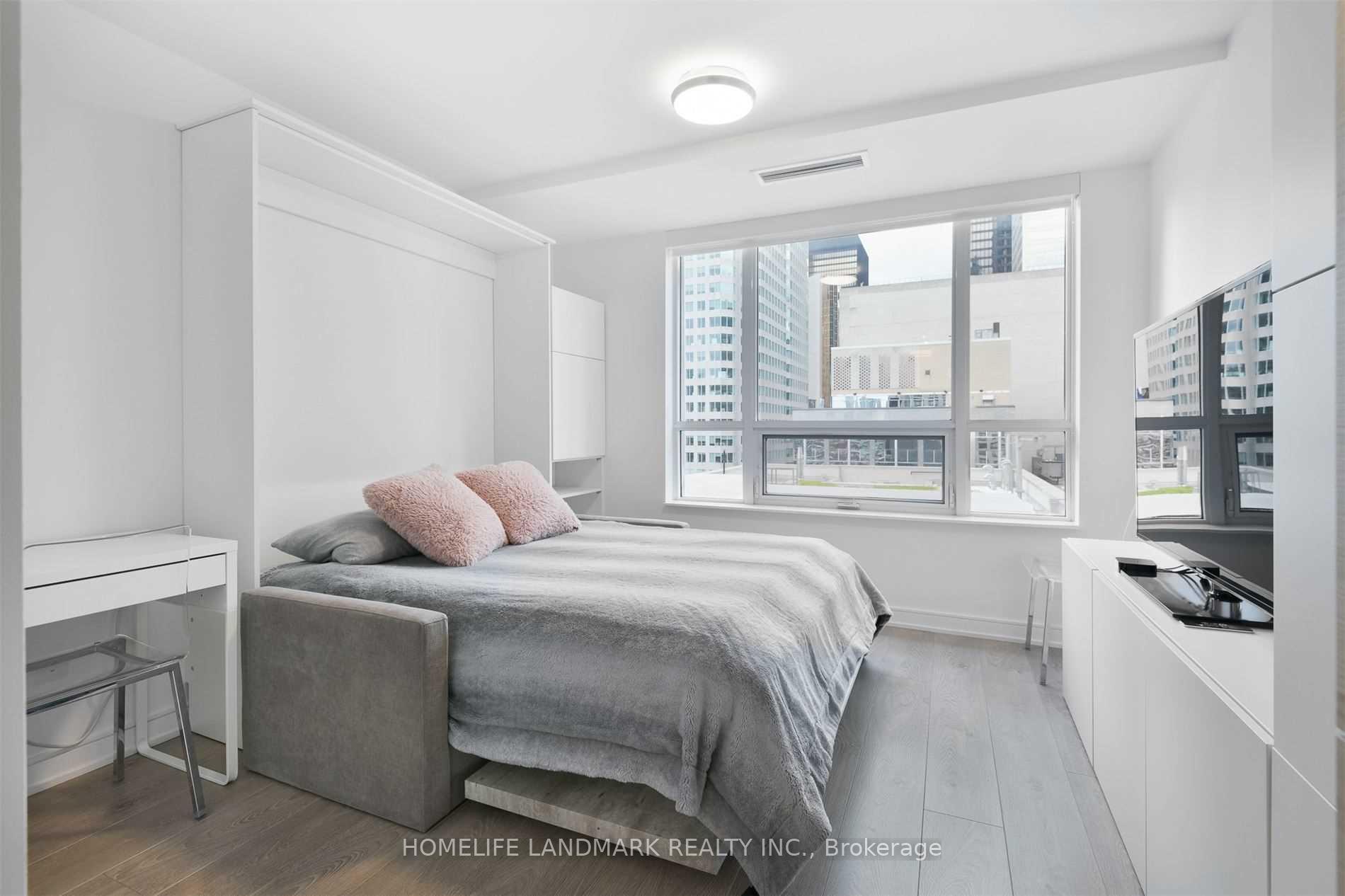 Photo 3 of Unit 1012, 88 Scott Street, Toronto, Church-Yonge Corridor — HOMEH