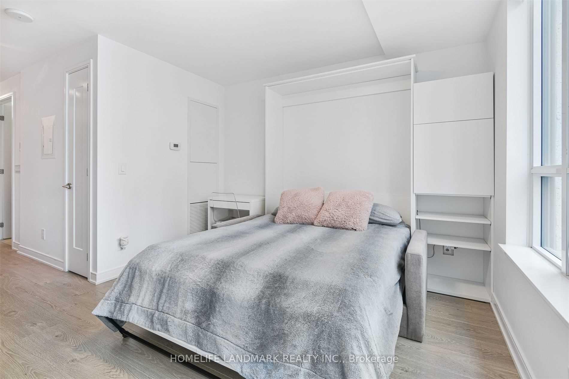 Photo 4 of Unit 1012, 88 Scott Street, Toronto, Church-Yonge Corridor — HOMEH