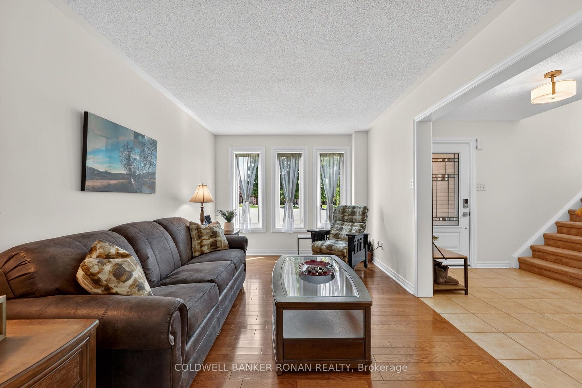 Photo 8 of 24 Ryan Court, Barrie, Little Lake — HOMEH