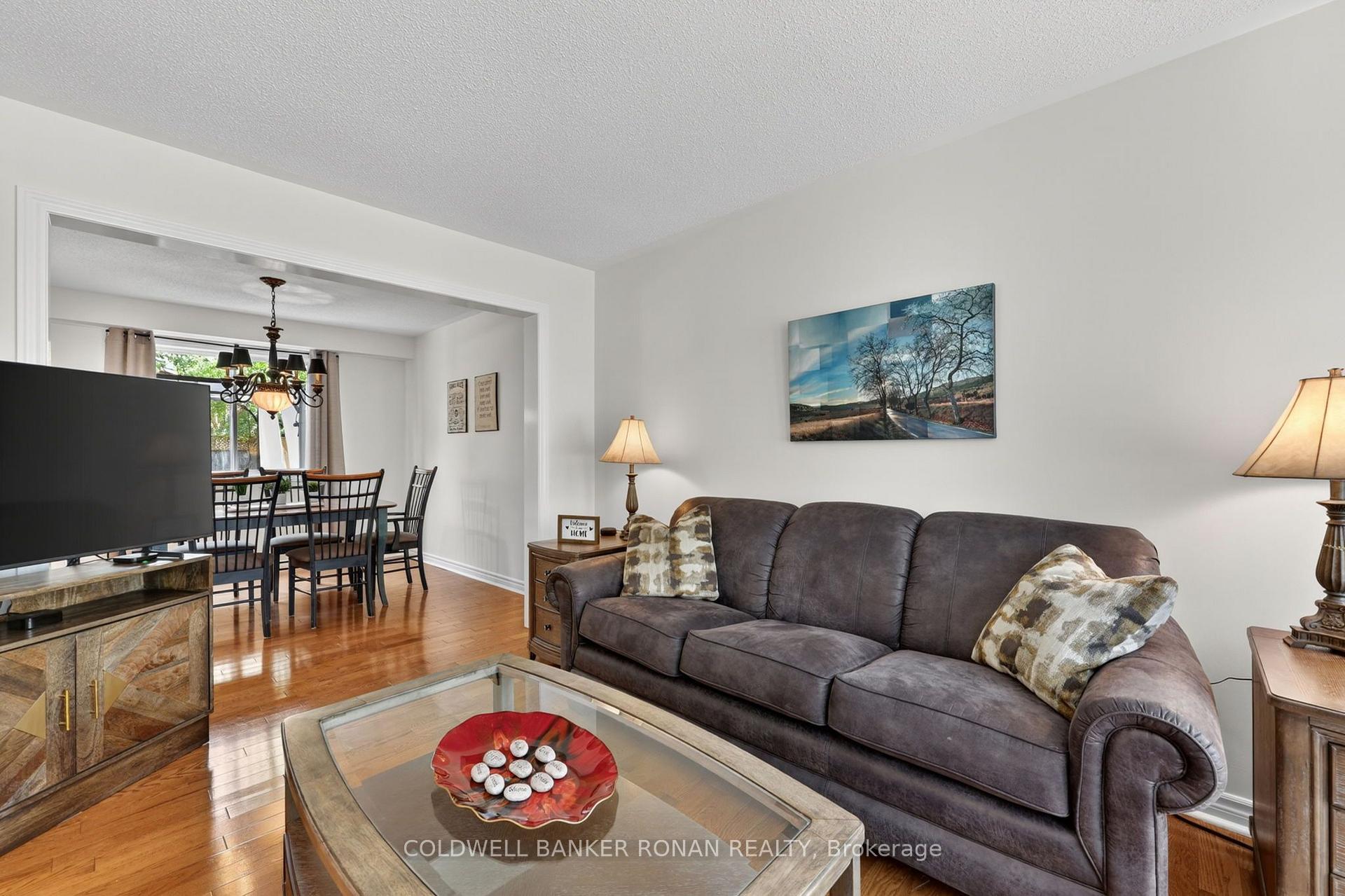 Photo 11 of 24 Ryan Court, Barrie, Little Lake — HOMEH
