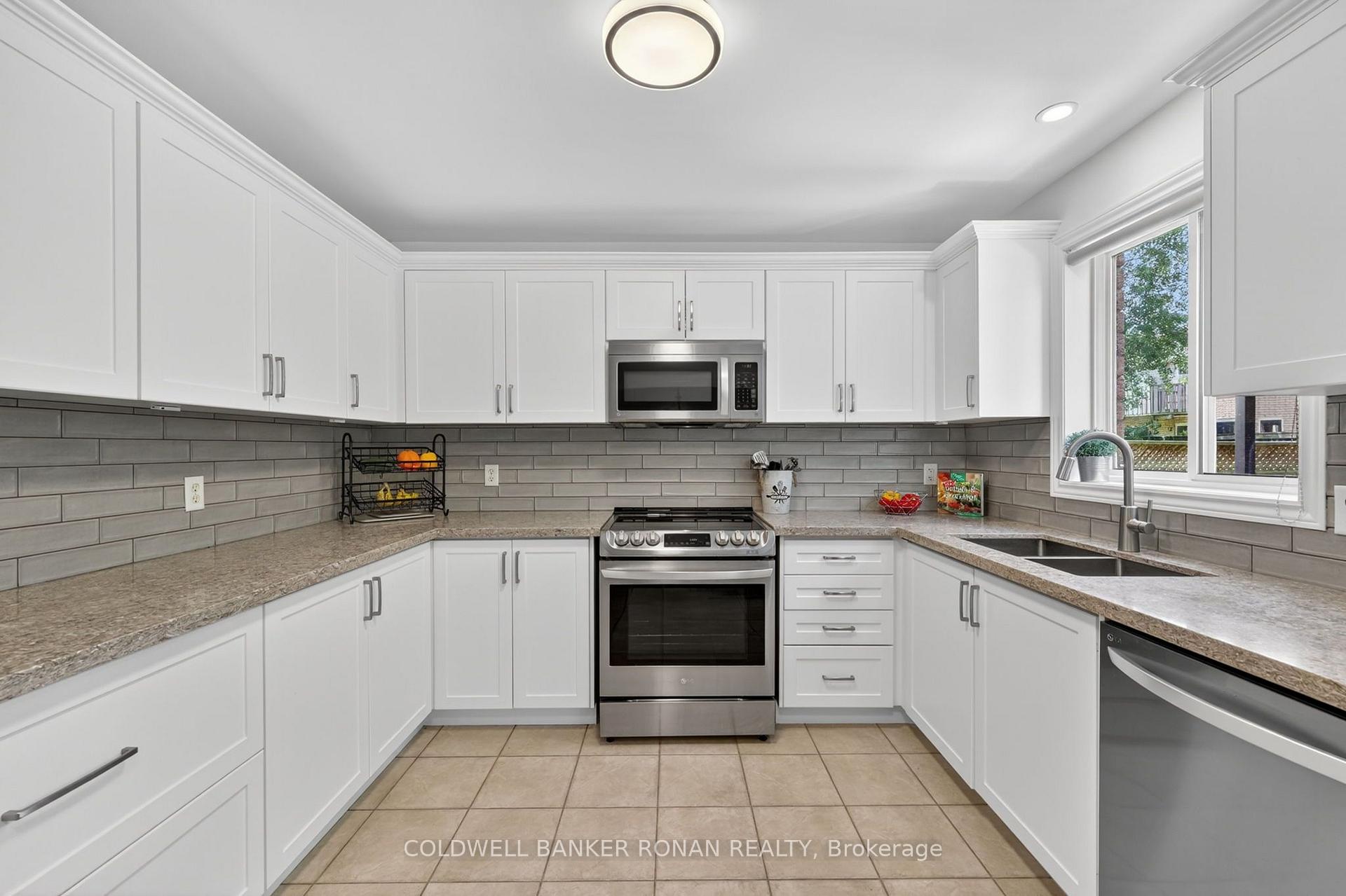 Photo 17 of 24 Ryan Court, Barrie, Little Lake — HOMEH