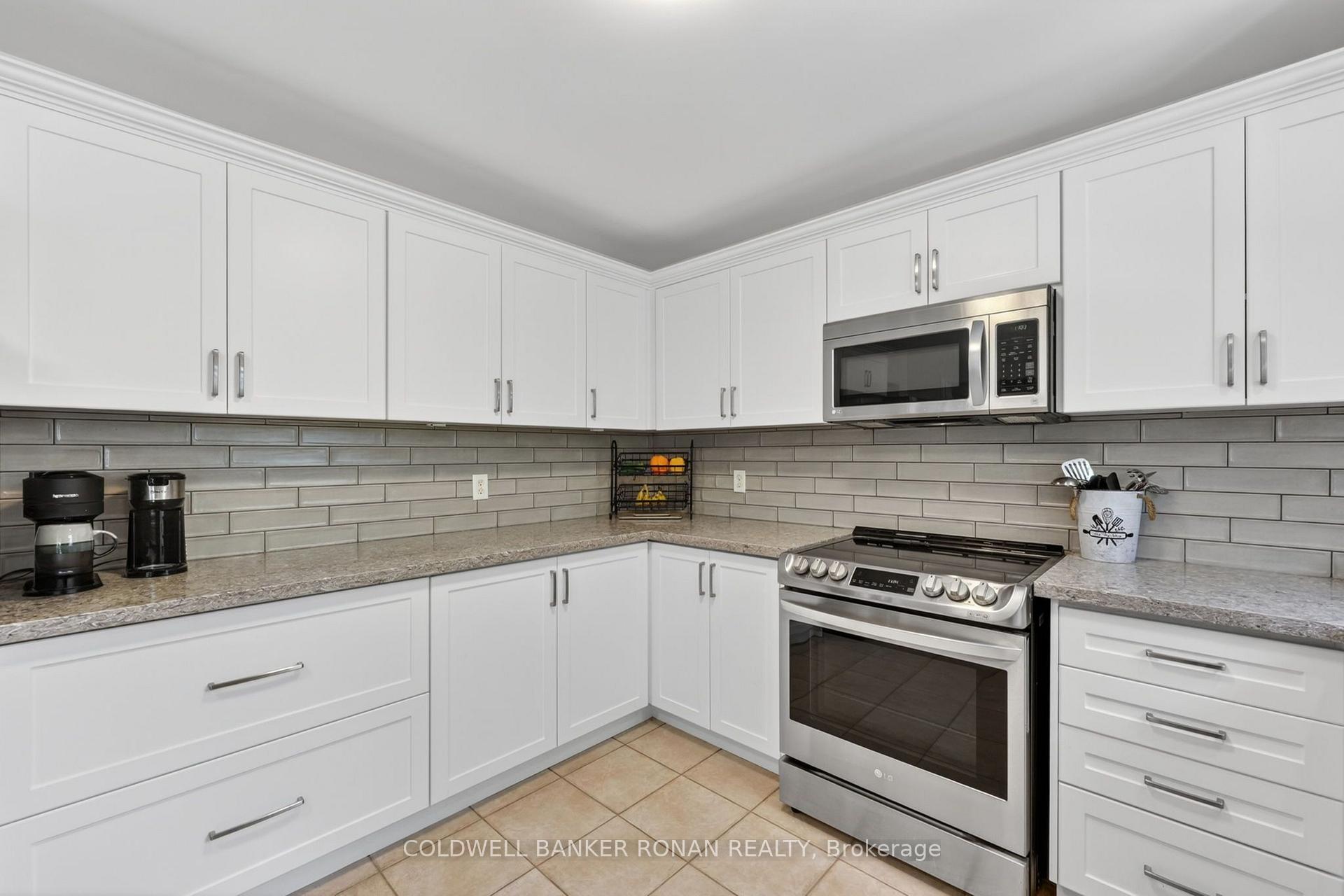 Photo 18 of 24 Ryan Court, Barrie, Little Lake — HOMEH