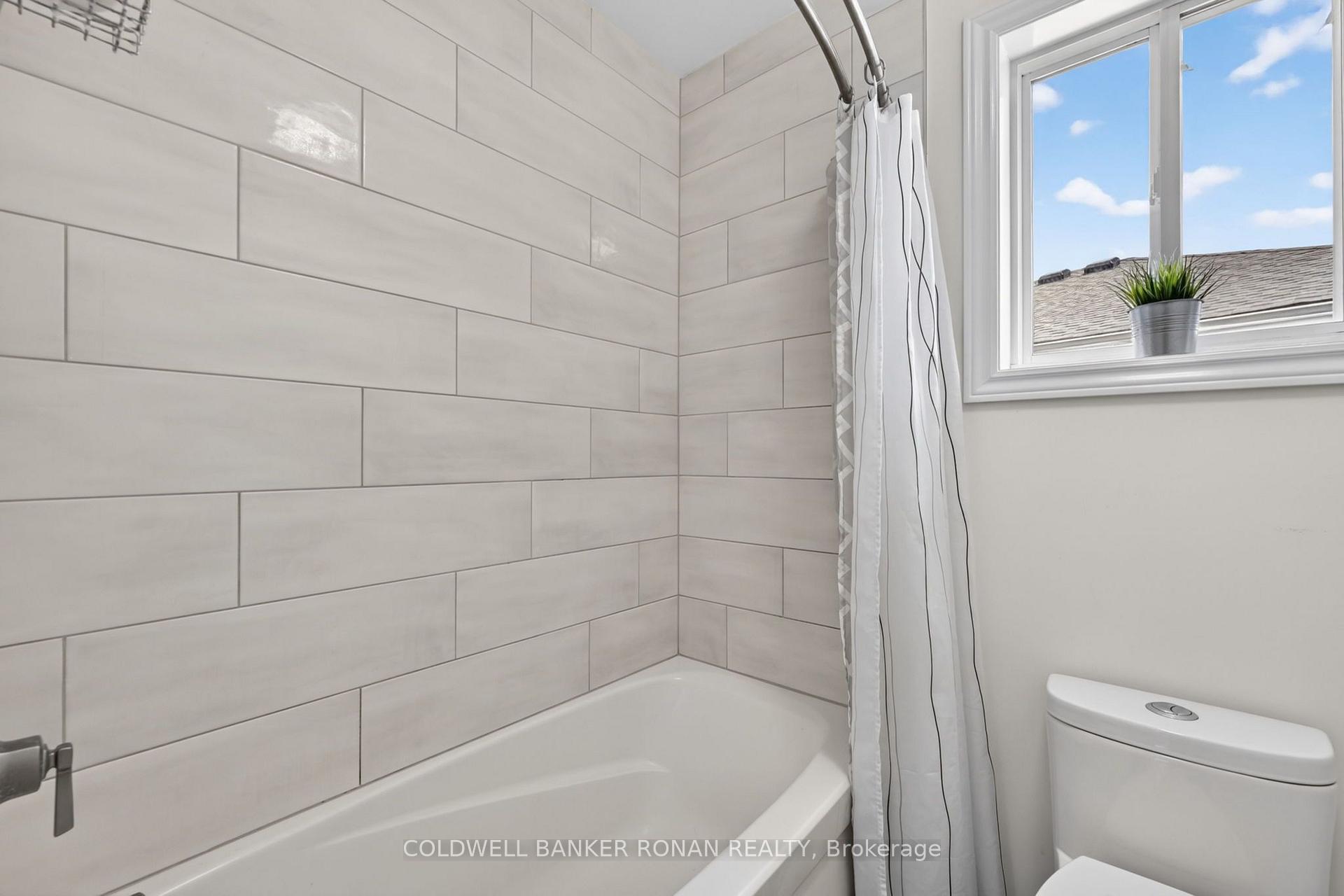 Photo 28 of 24 Ryan Court, Barrie, Little Lake — HOMEH