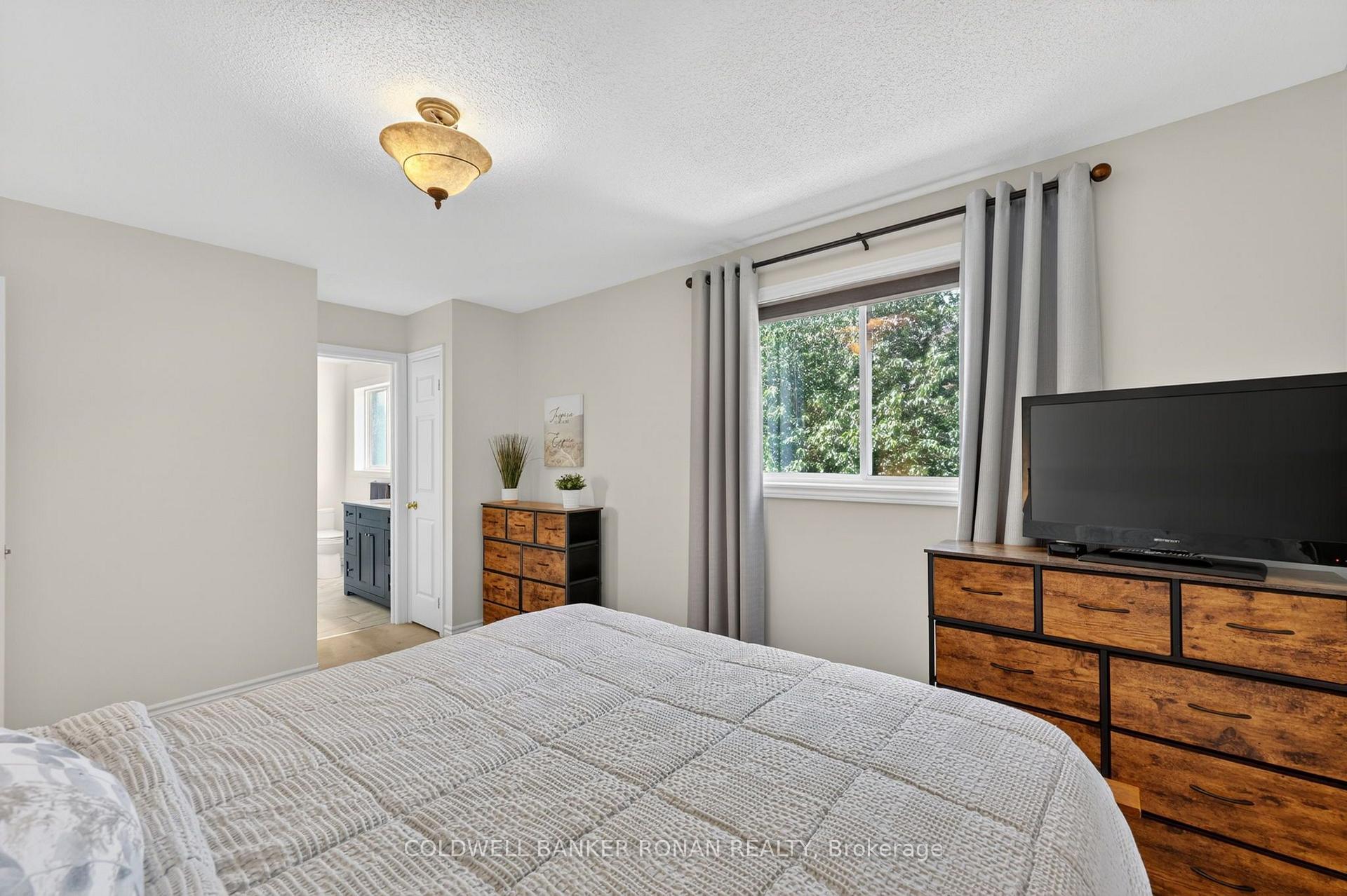 Photo 30 of 24 Ryan Court, Barrie, Little Lake — HOMEH